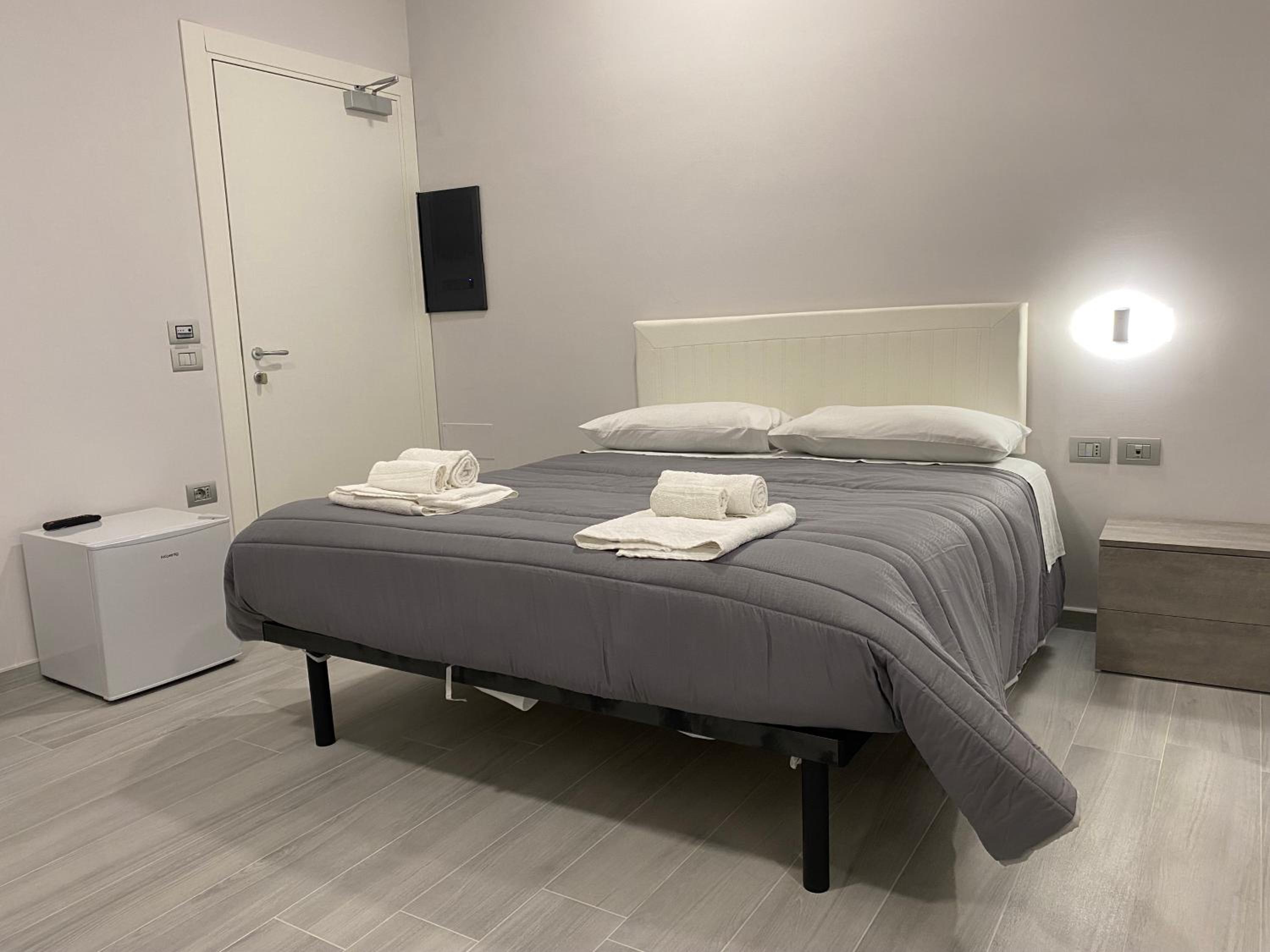 Large Double Room photo 1