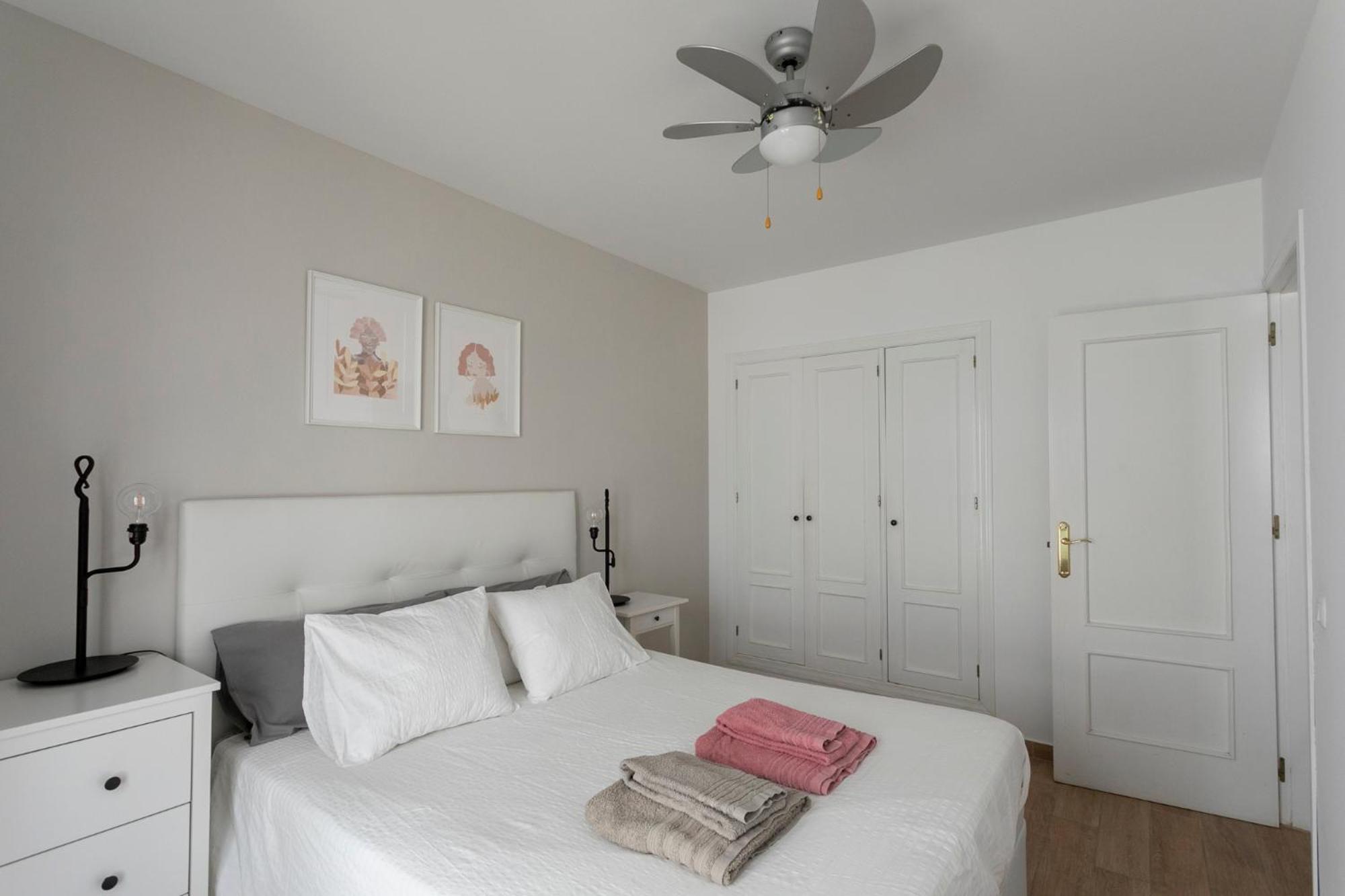 Apartment with Balcony - Photo 19