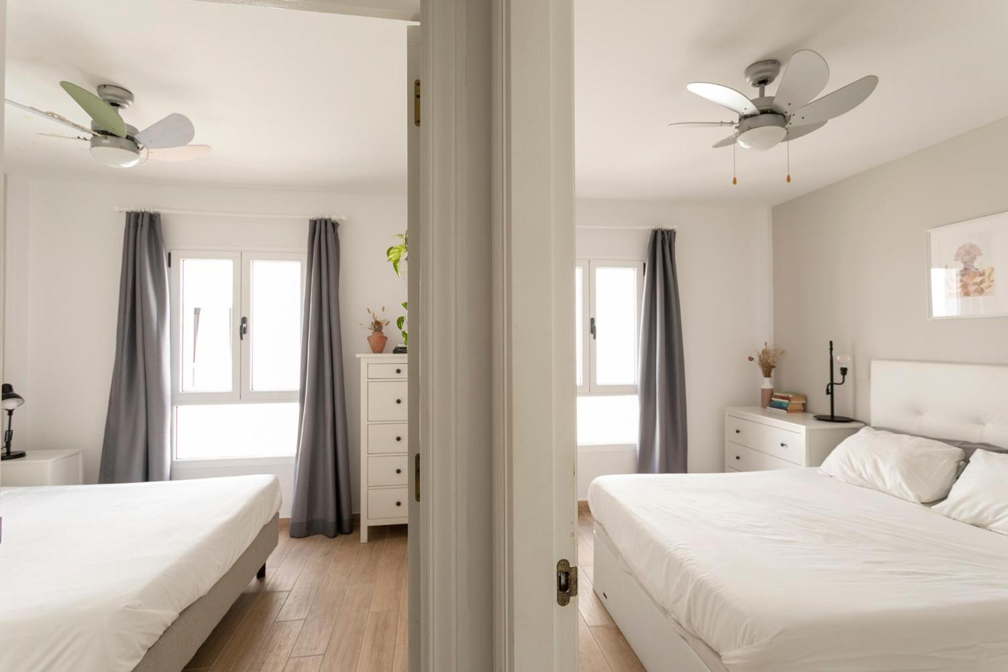 Apartment with Balcony - Photo 2