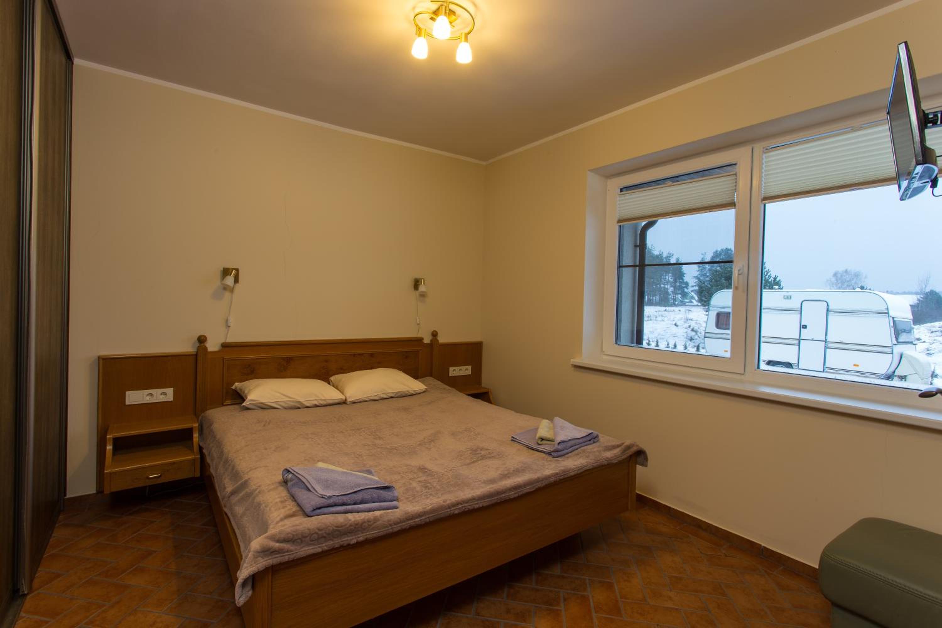 Apartment with Terrace - Photo 4