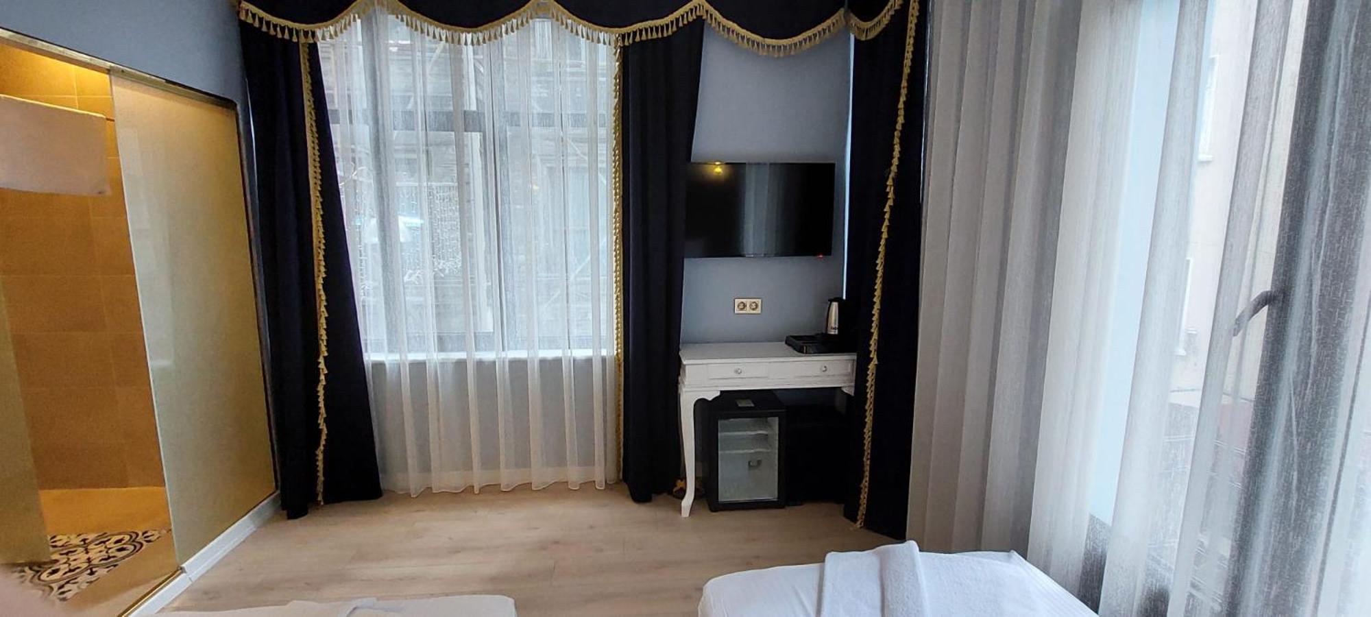 Superior Double or Twin Room photo 3