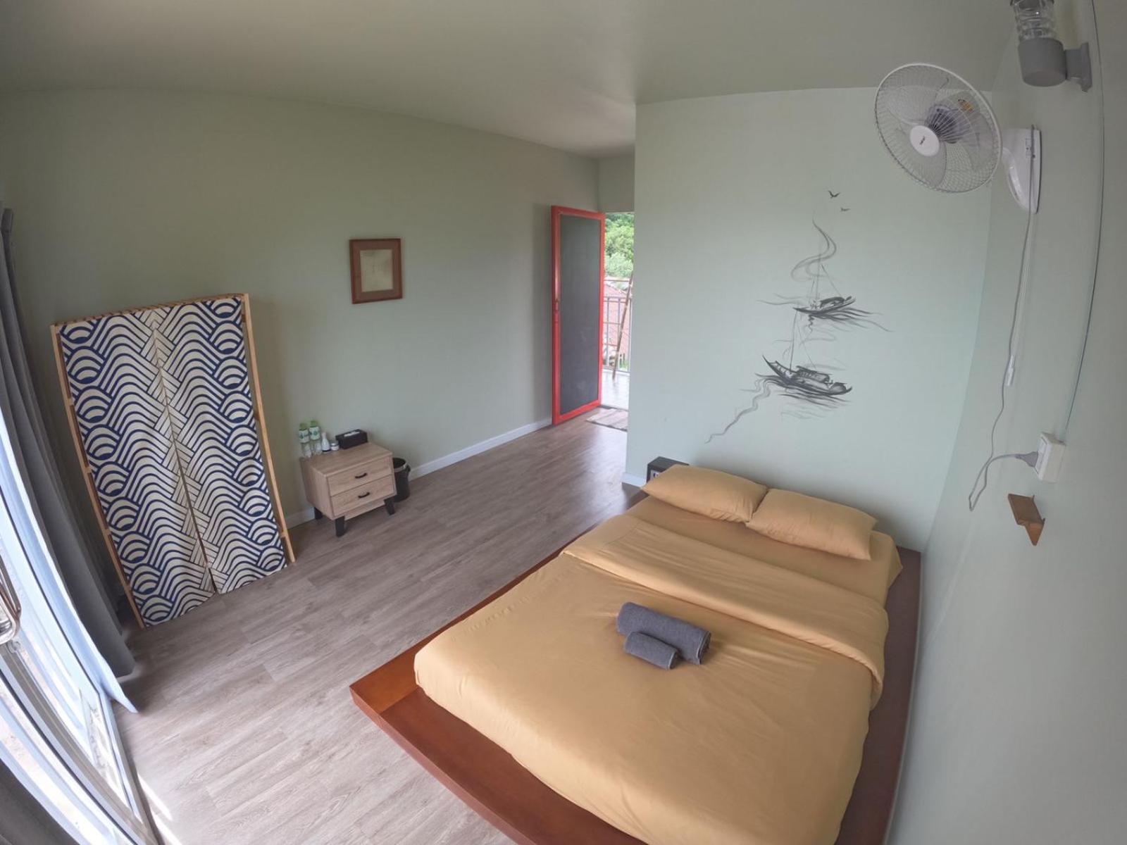 Queen Room with Sea View - Photo 1