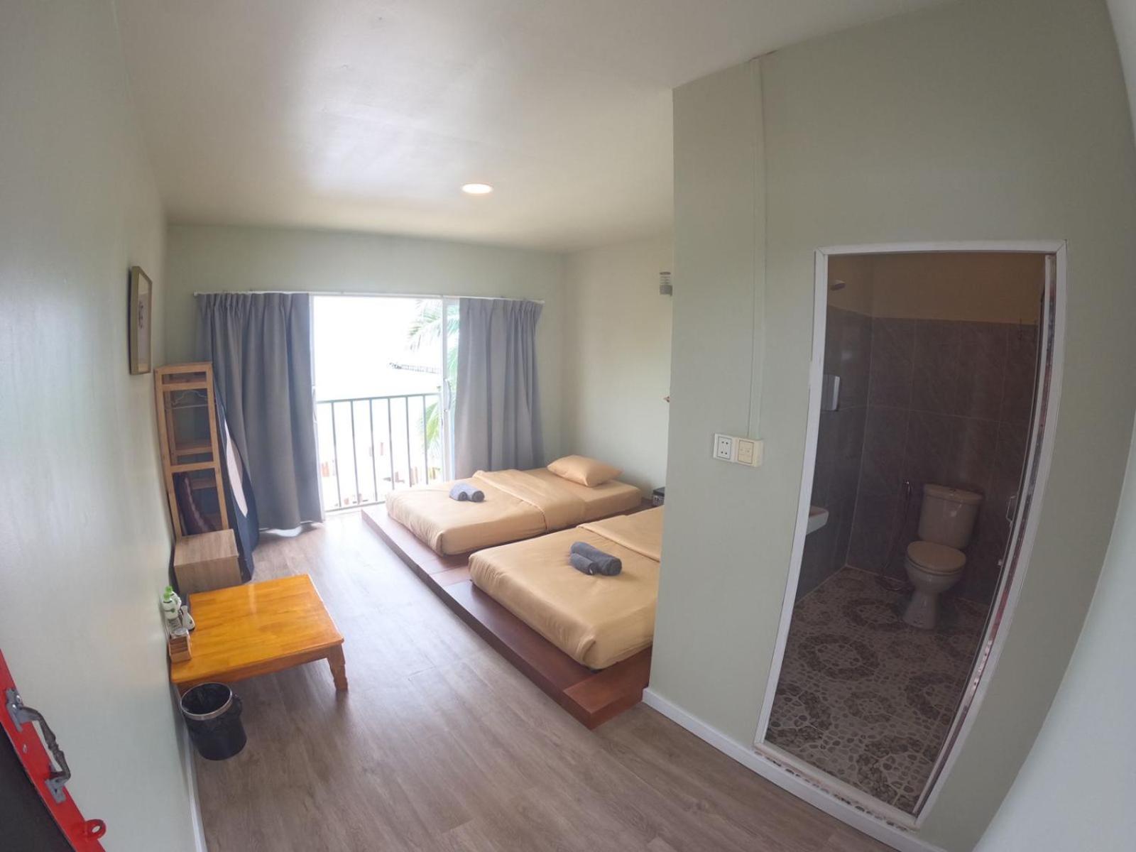 Superior Twin Room with Sea View - Photo 4