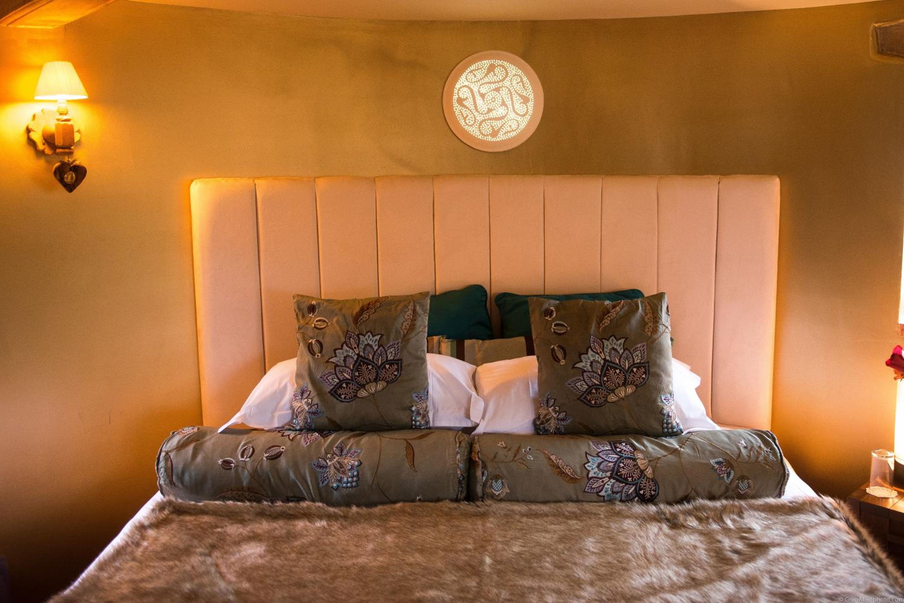 Superior King Room - Photo 3