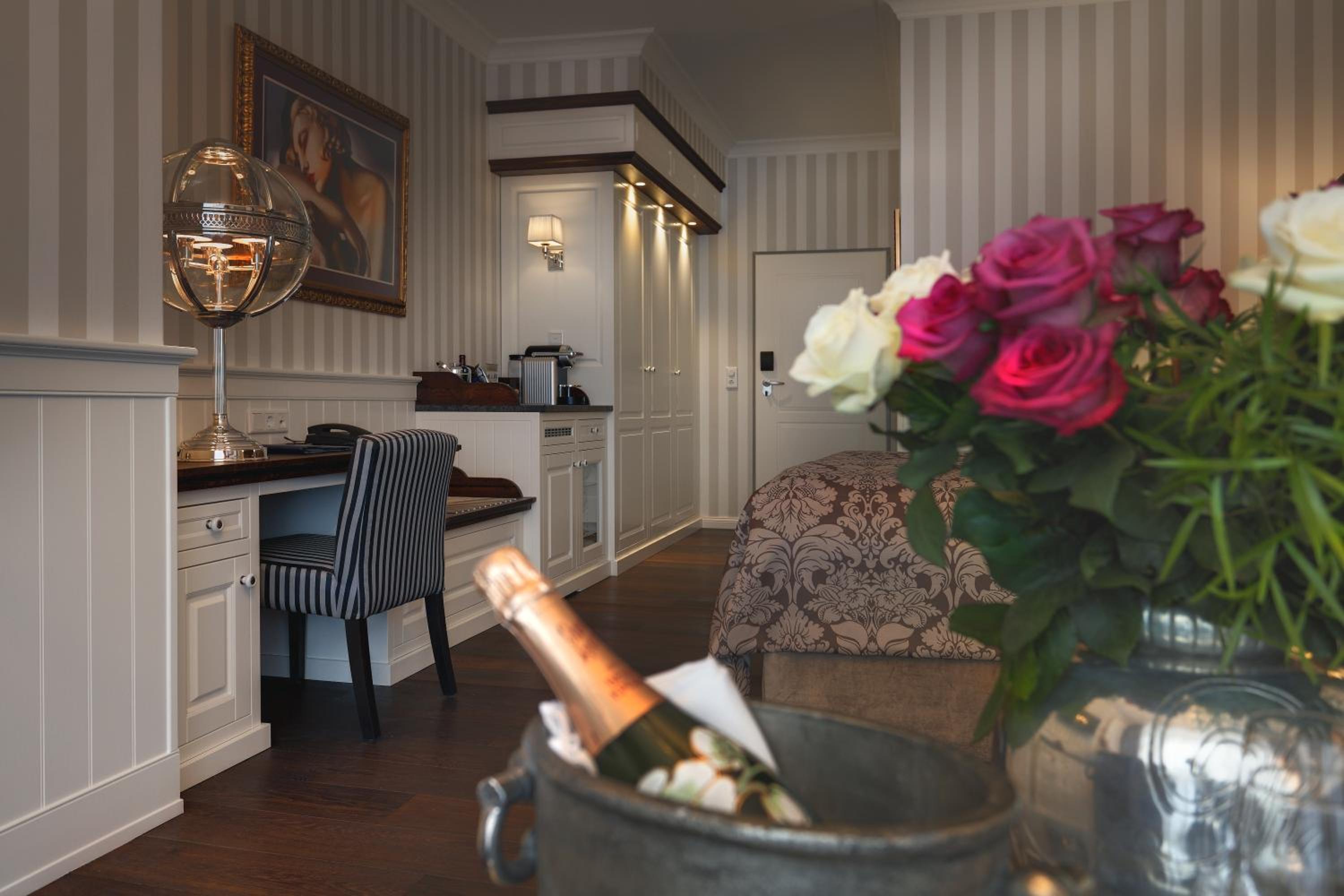  Junior Suite Belle Epoche mit Strandkorb und Terrasse - Meerseite photo 2