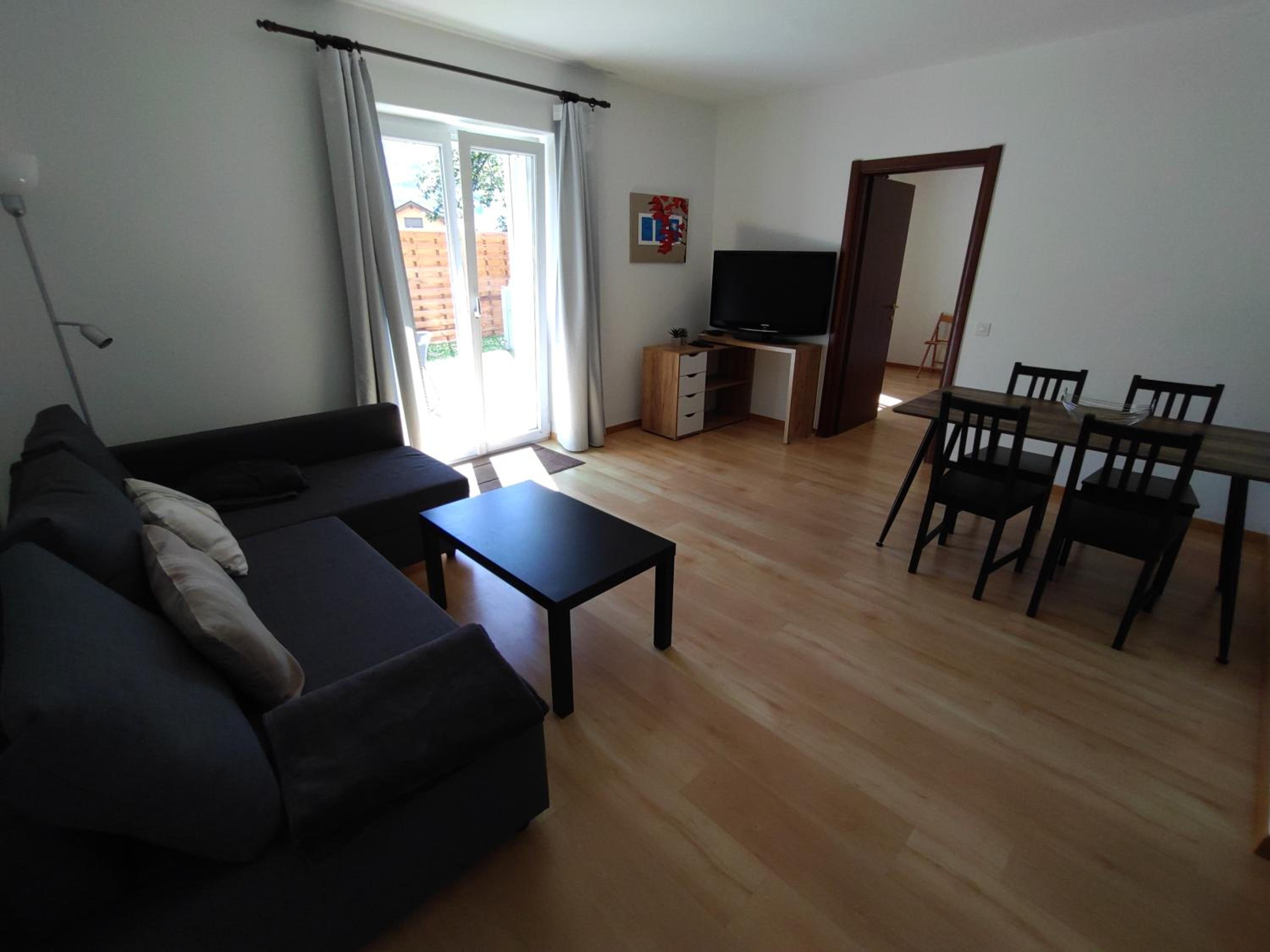 One-Bedroom Apartment photo 1