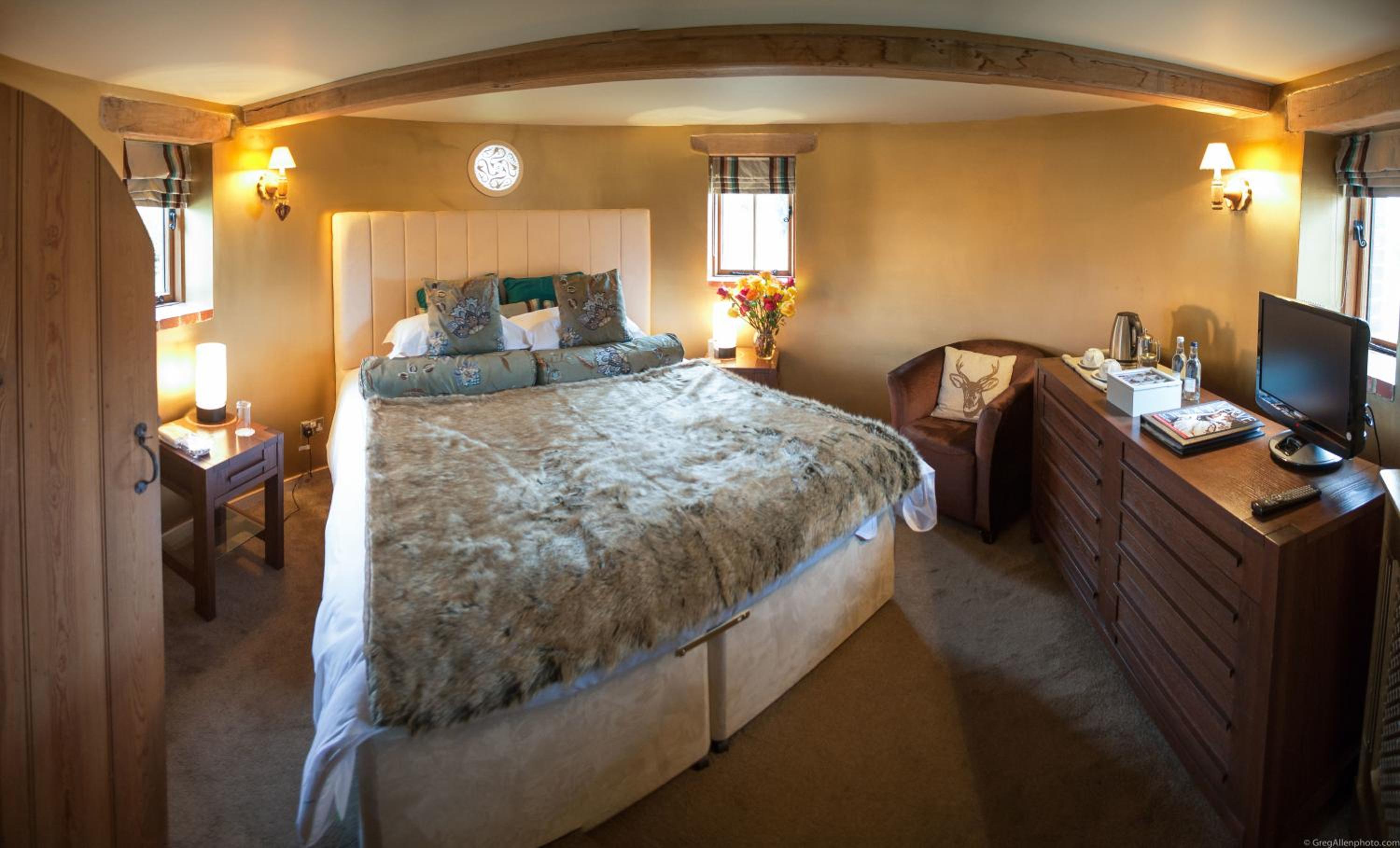 Superior King Room - Photo 1