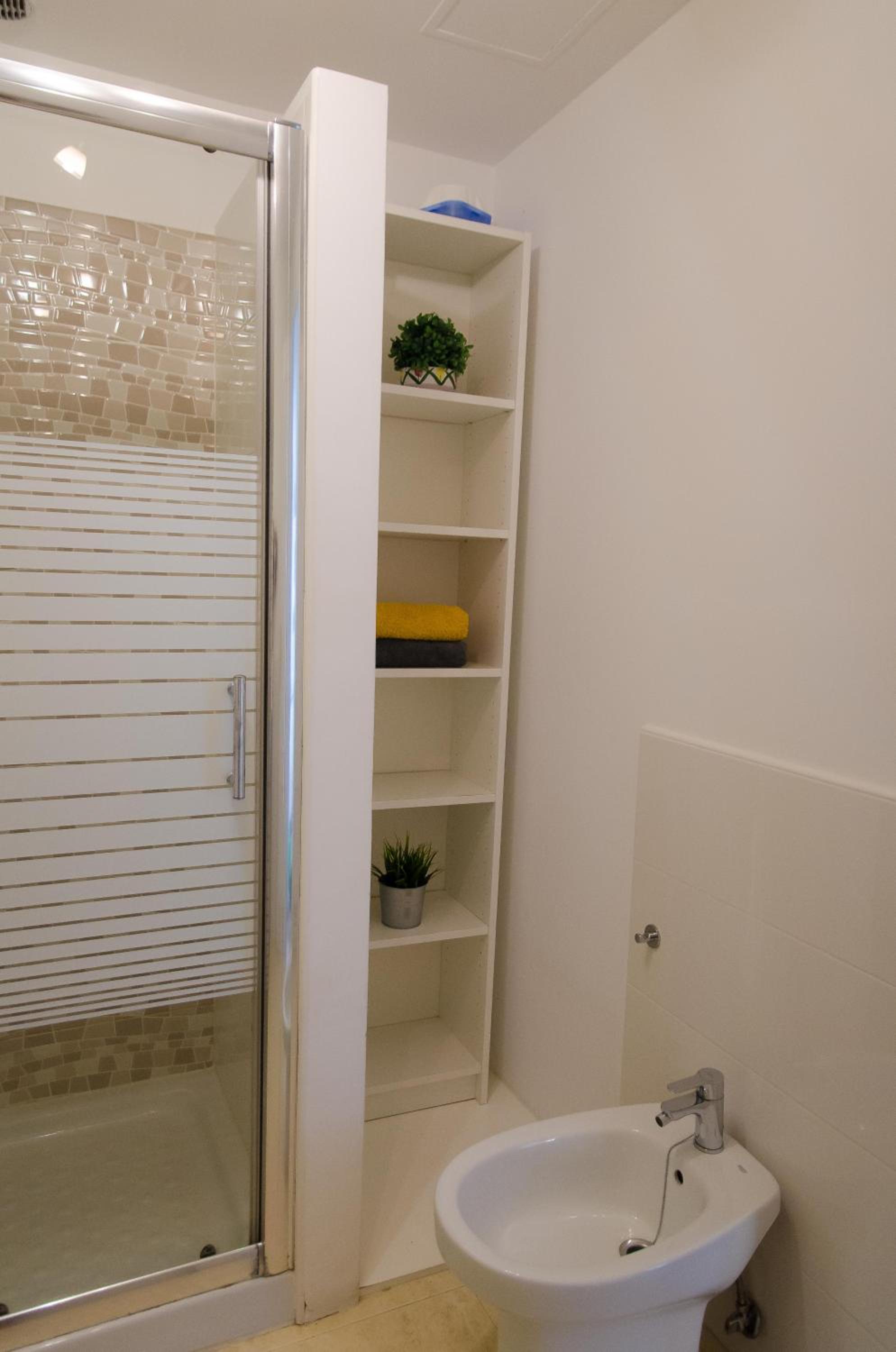 Apartment with Balcony - Photo 23