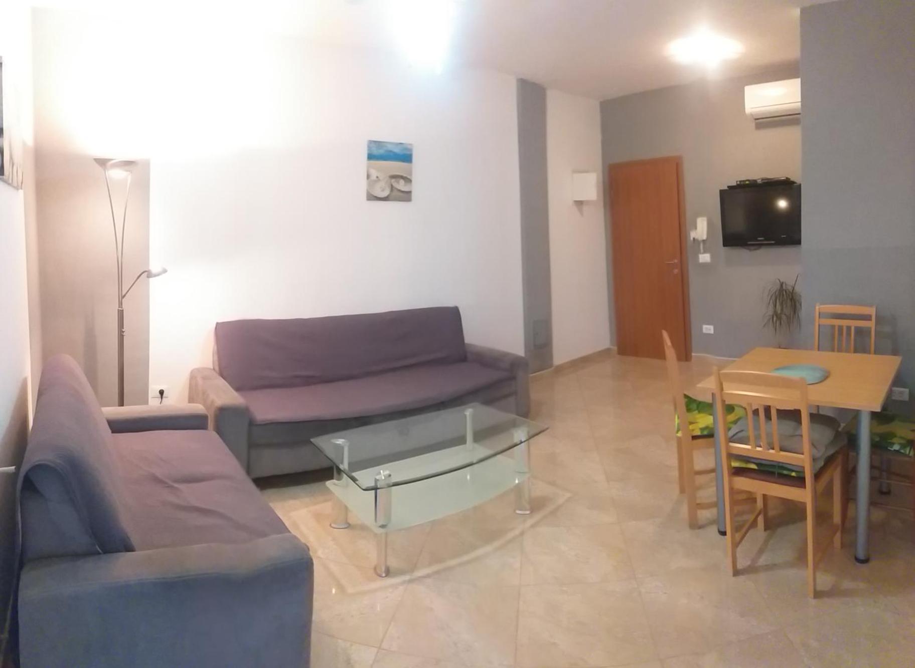 Apartment - Ground Floor - Photo 1