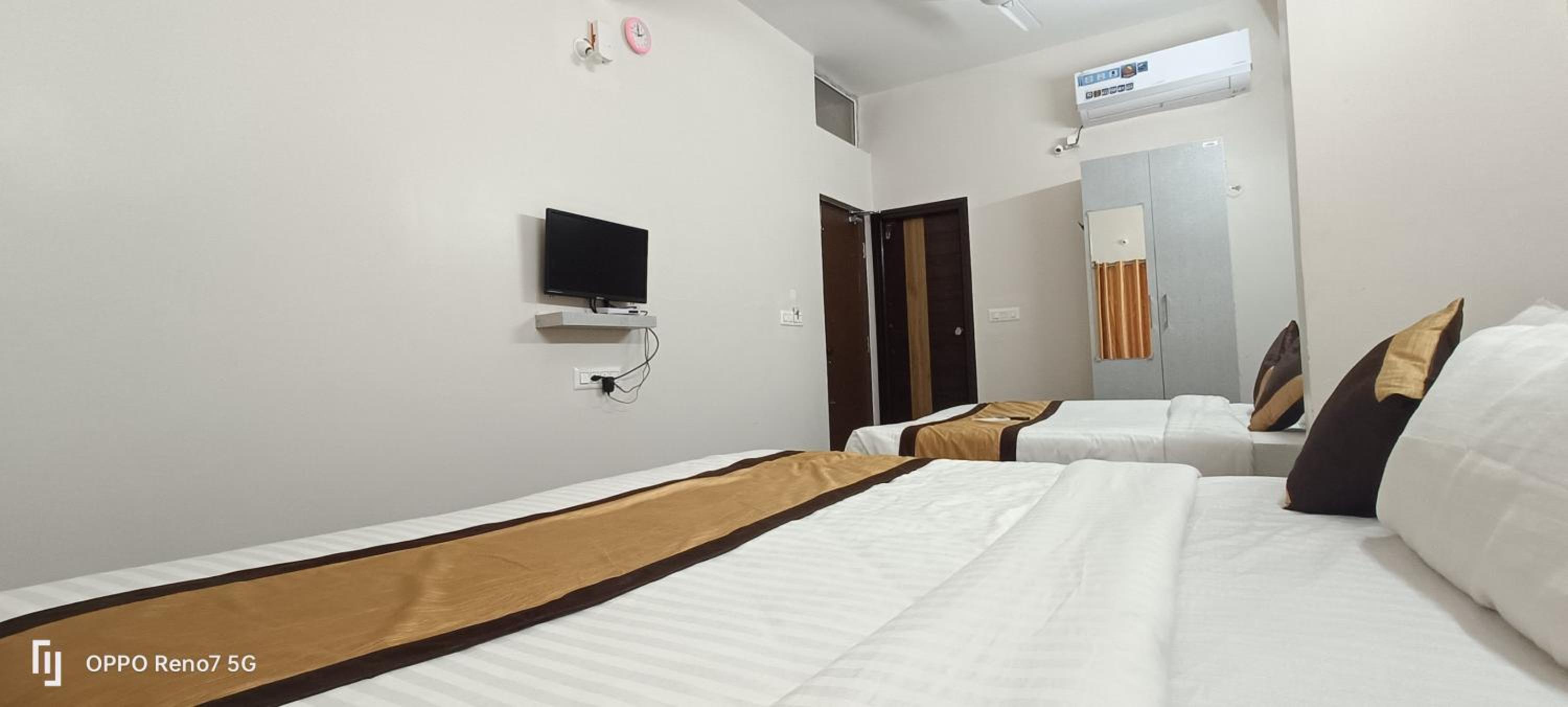 Family Suite With Balcony photo 3
