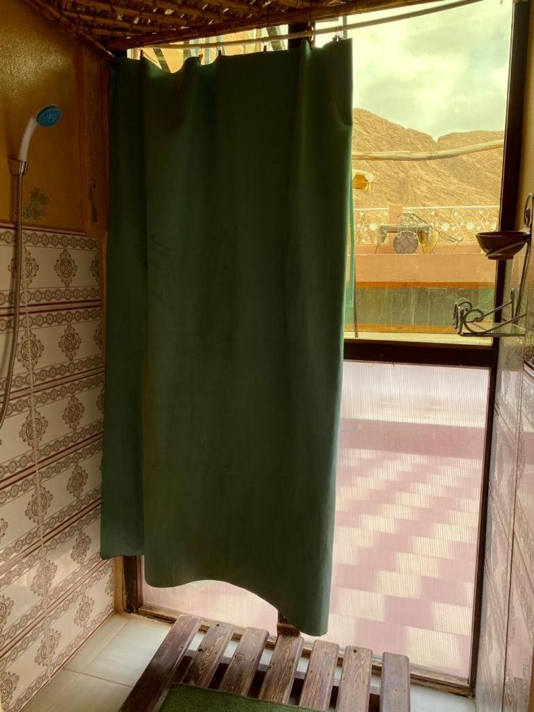 Double Room with Patio - Photo 2