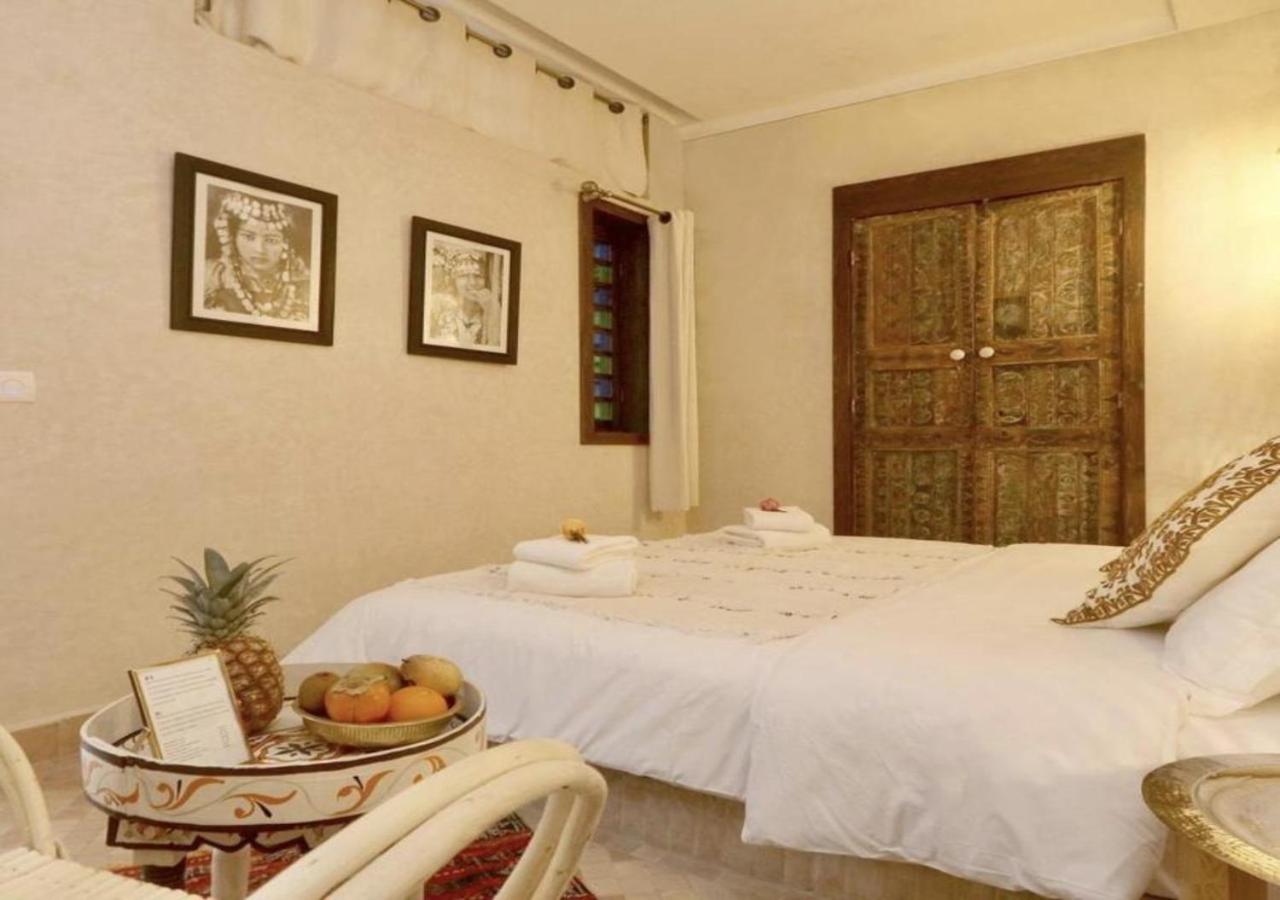 Double Room with Private Bathroom - Photo 9