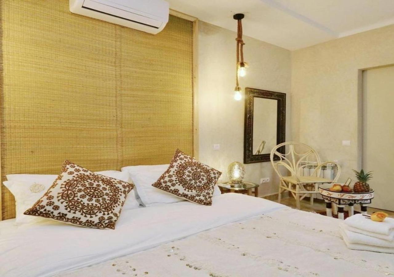 Double Room with Private Bathroom - Photo 3
