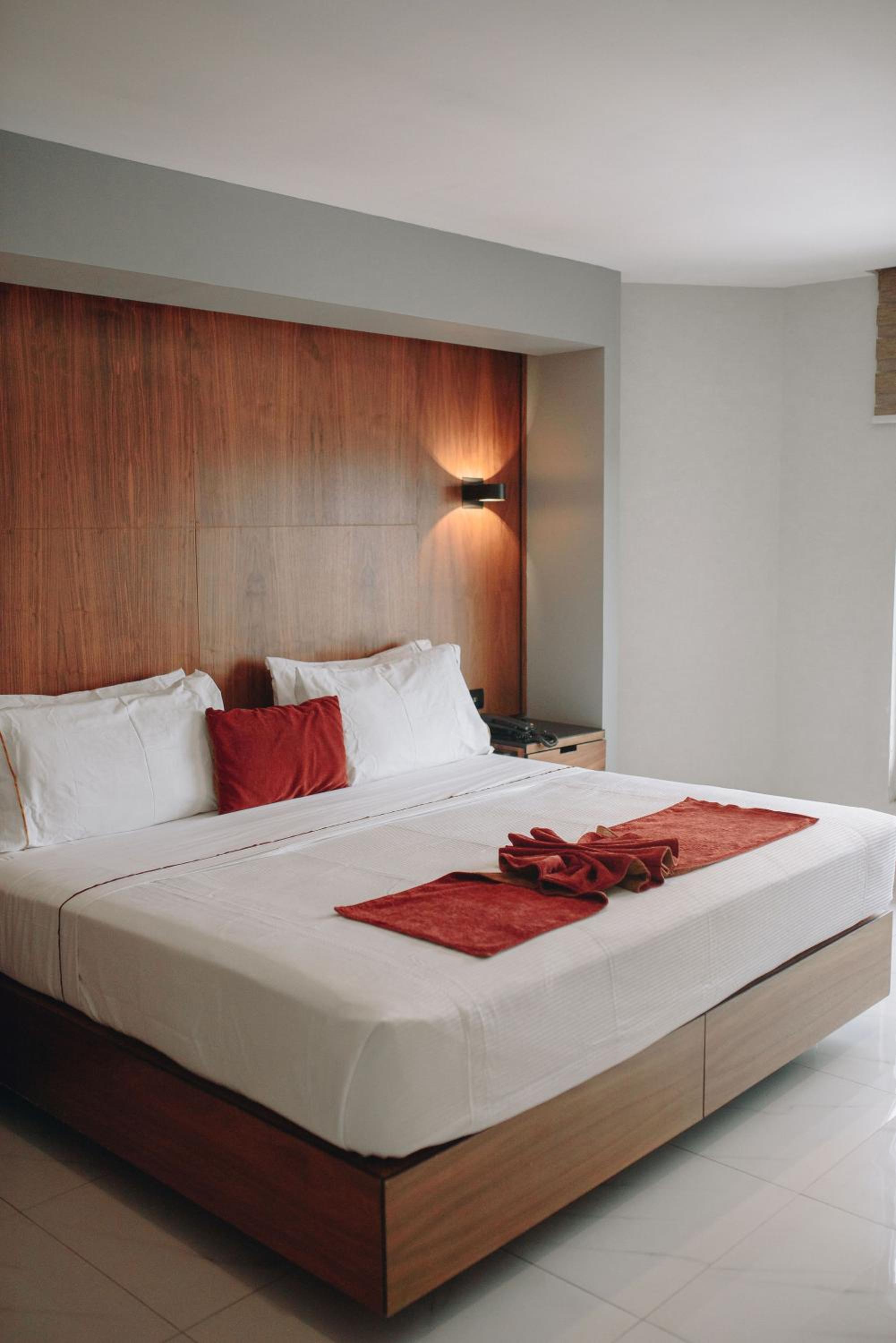 Superior King Room - With View - Photo 18