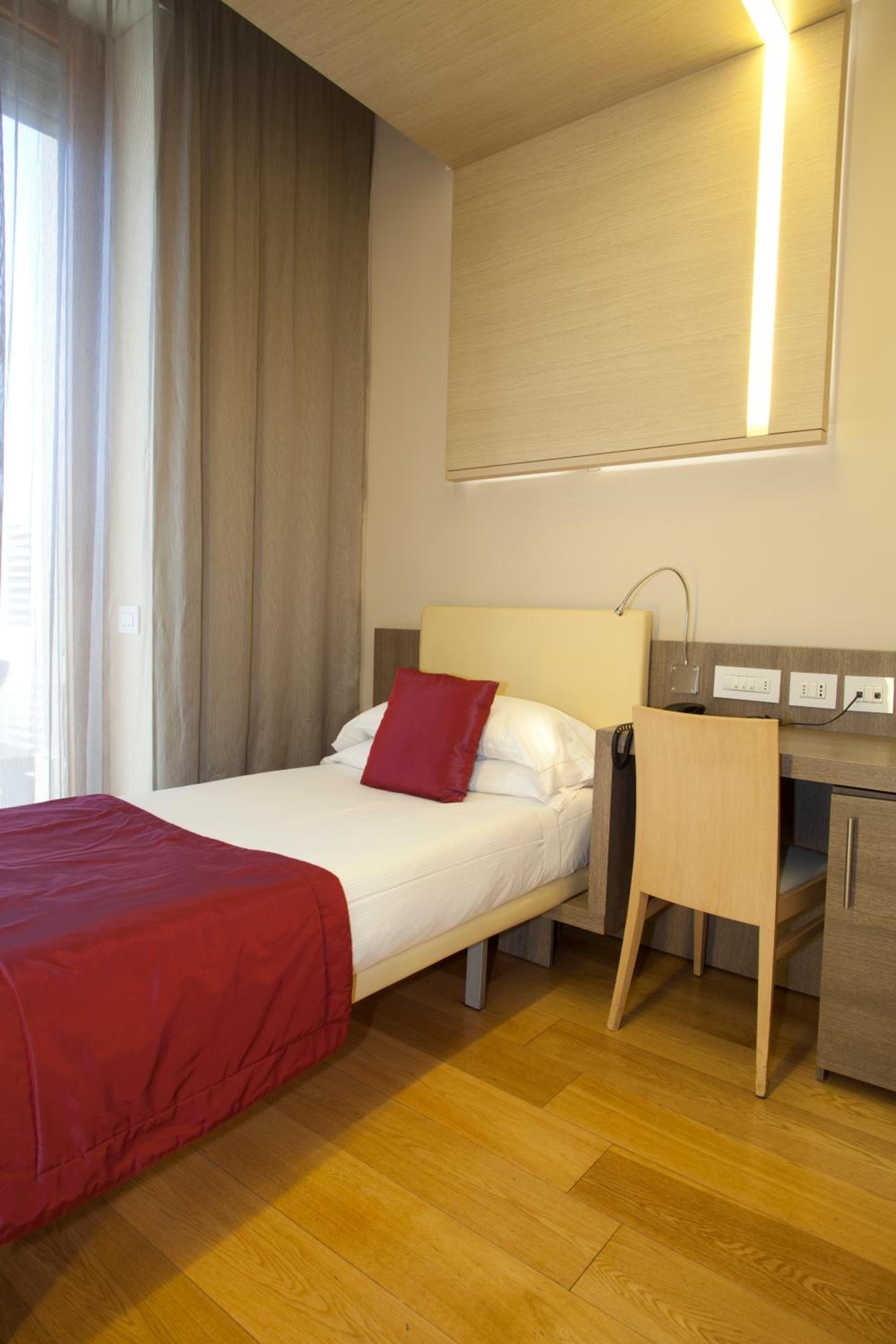 Single Room photo 1