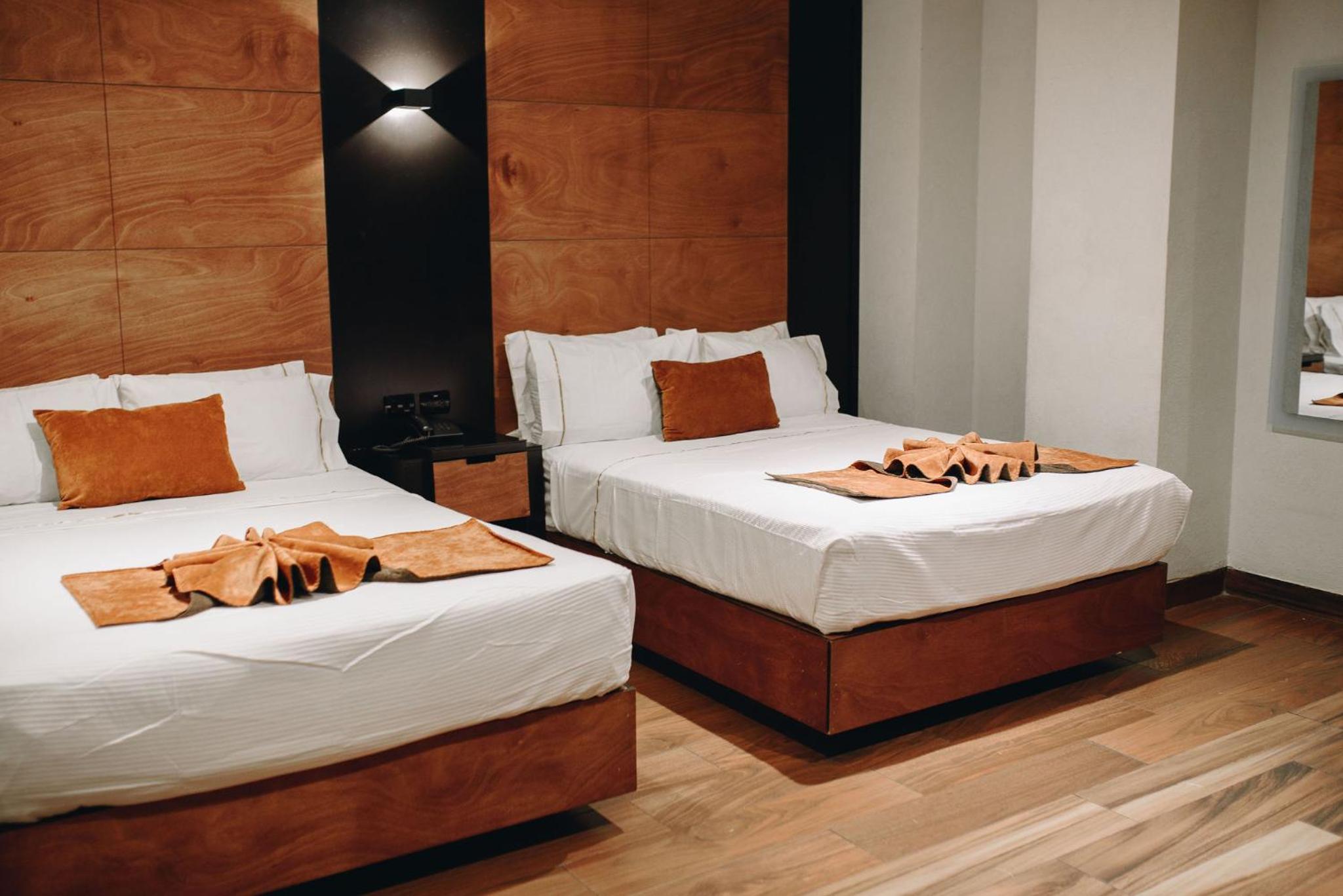 Standard Double Room with Two Double Beds - No view - Photo 1