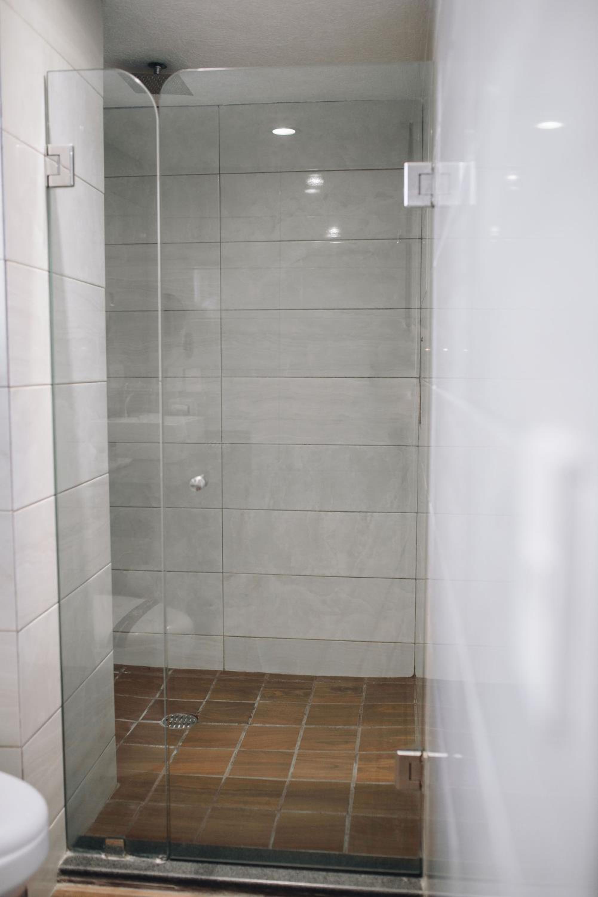 Standard King Room - No View - Photo 9