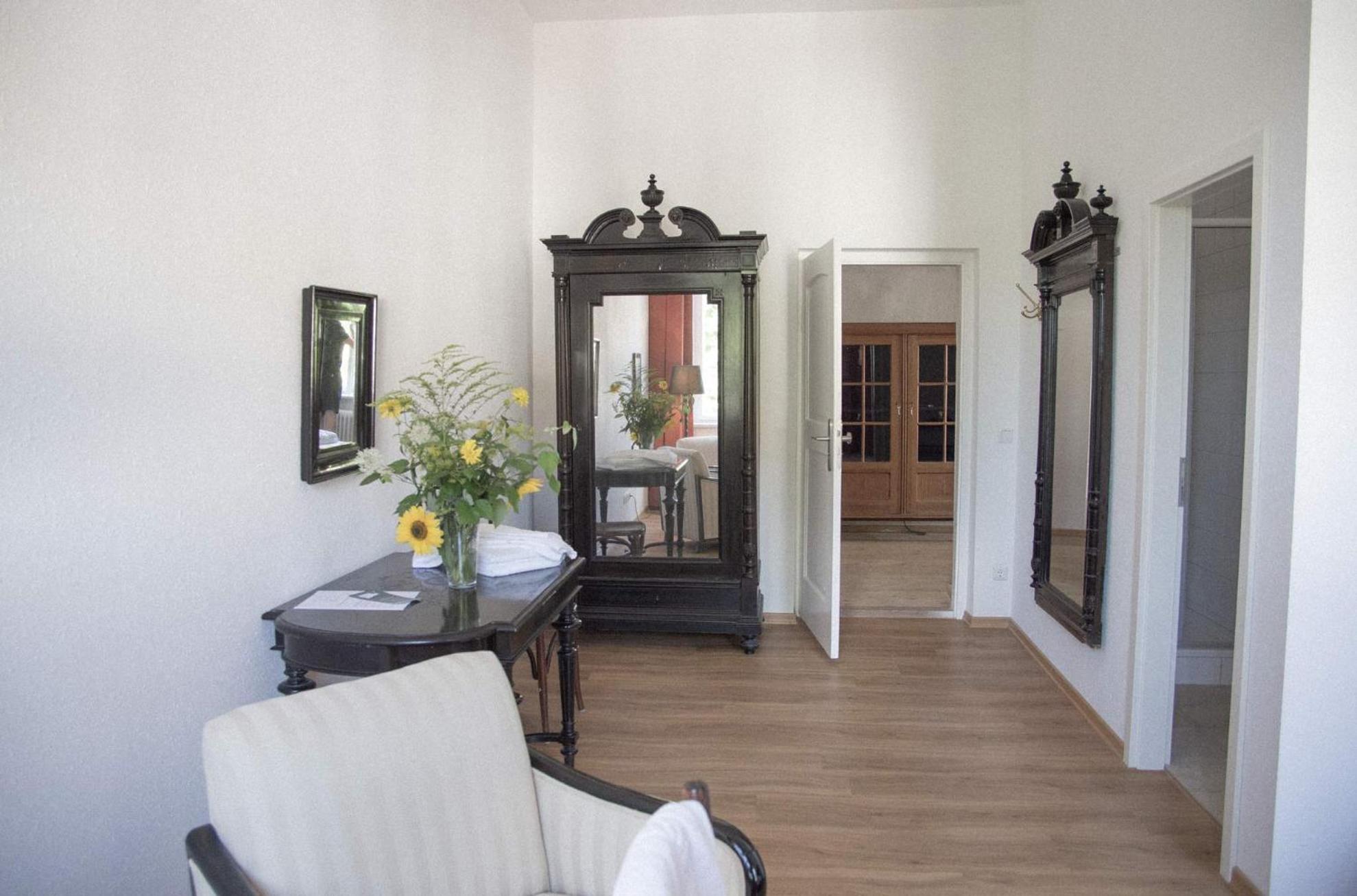 Double Room - Photo 5
