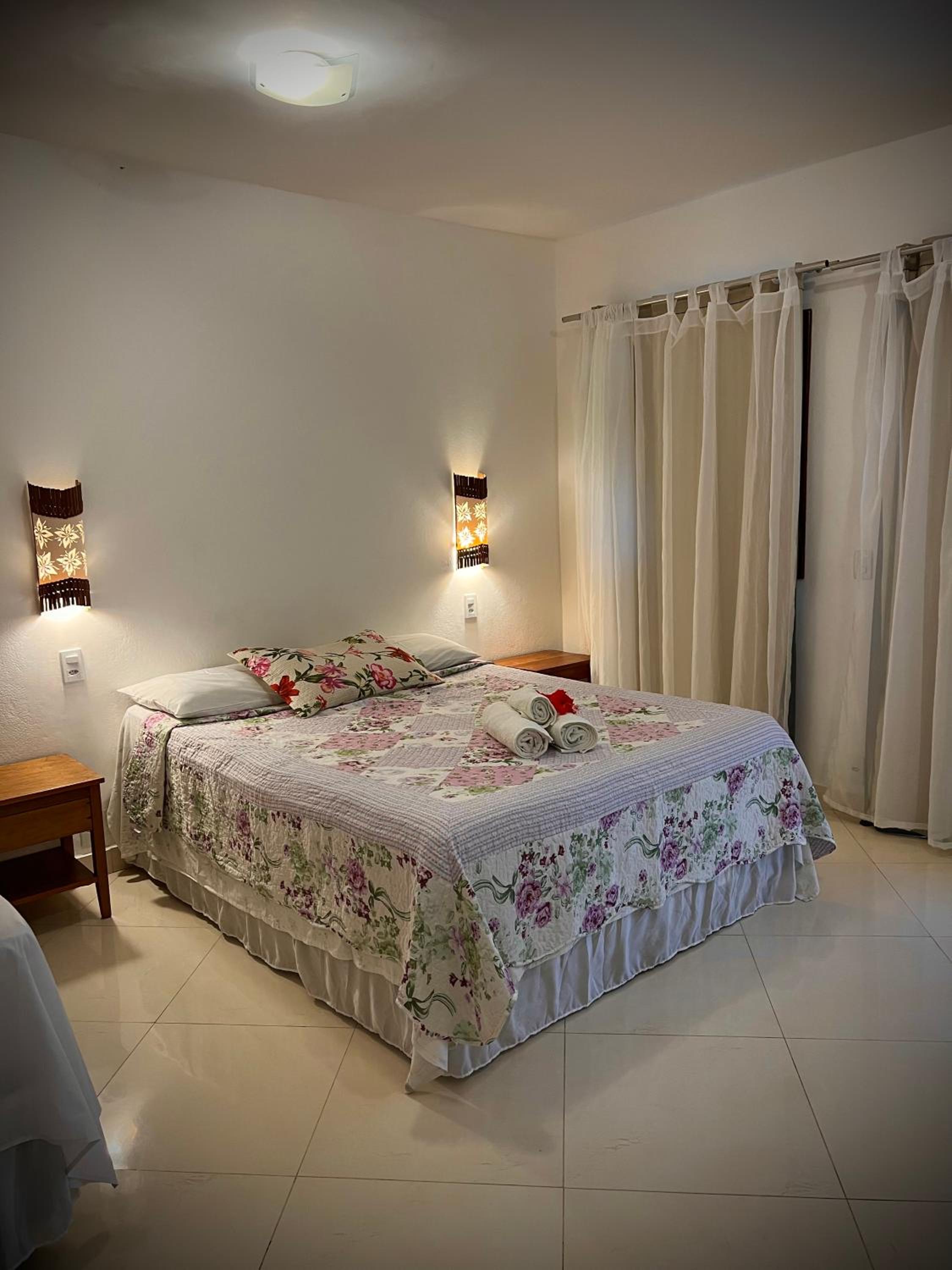 Queen Suite with Pool View