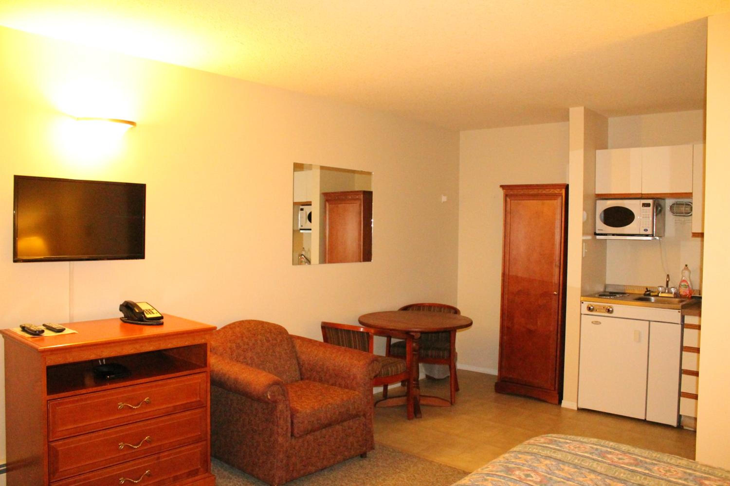 King Room - Non-Smoking photo 1