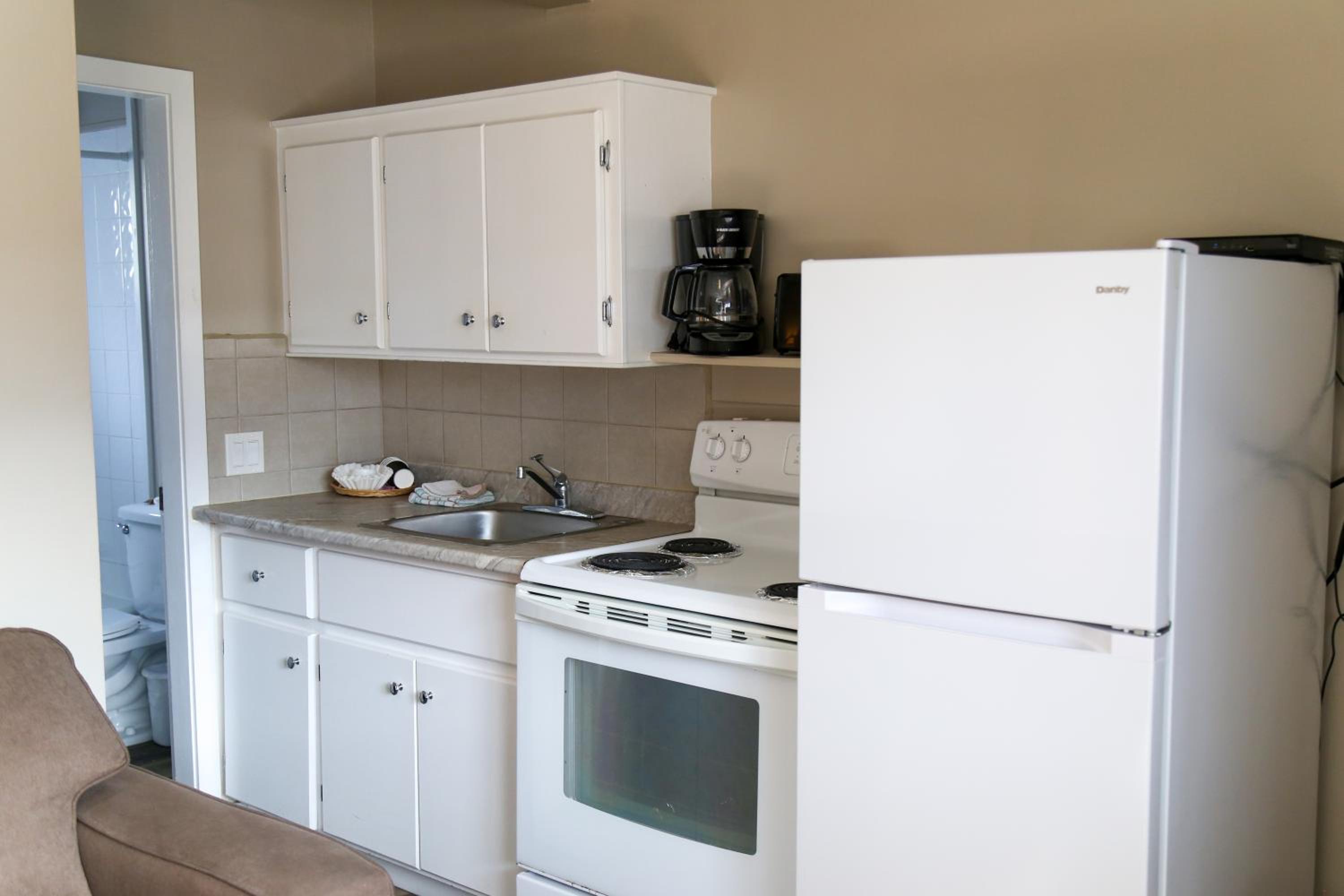 One-Bedroom Suite - Photo 4