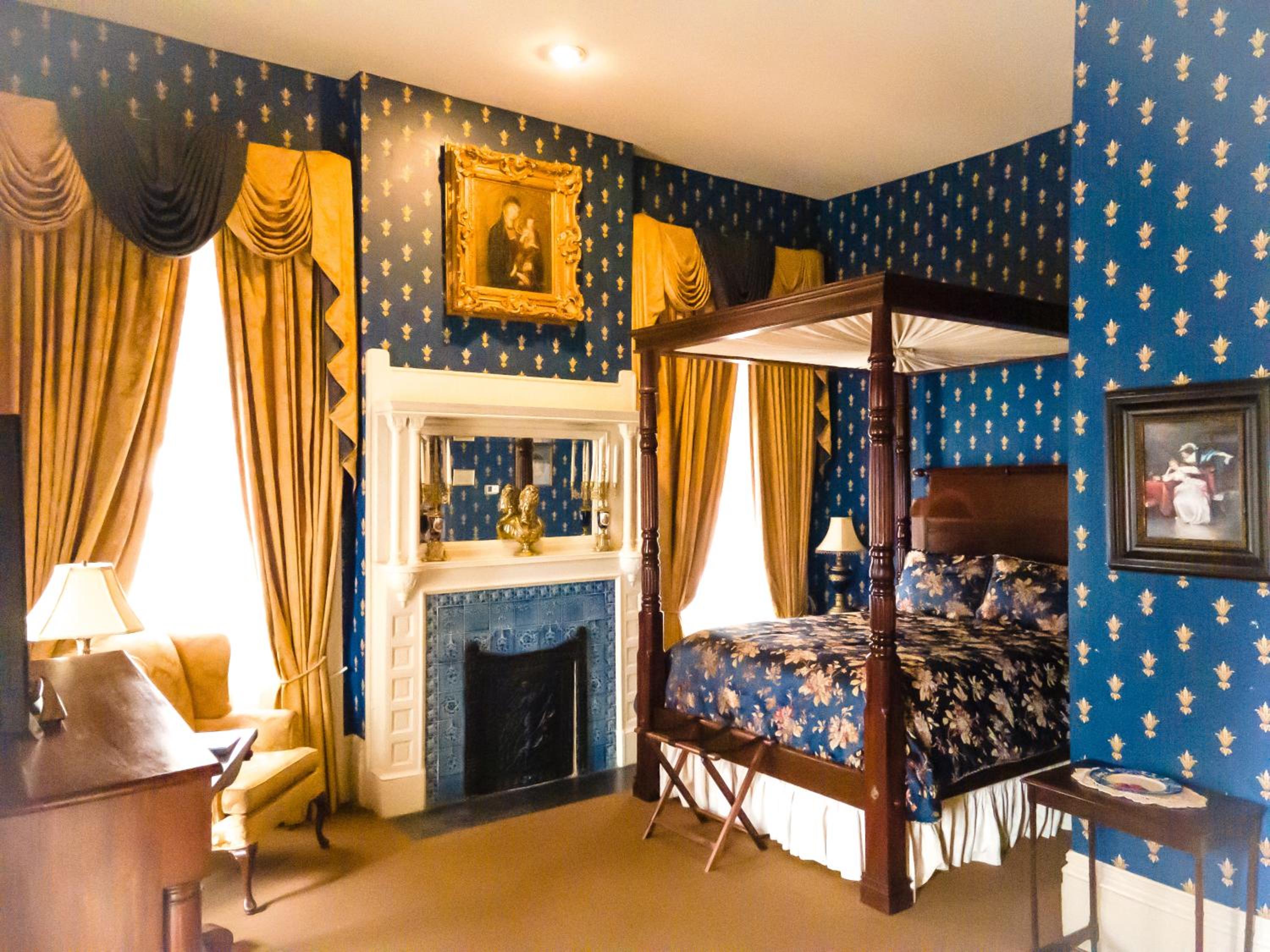 Queen Room - Newman Room photo 1