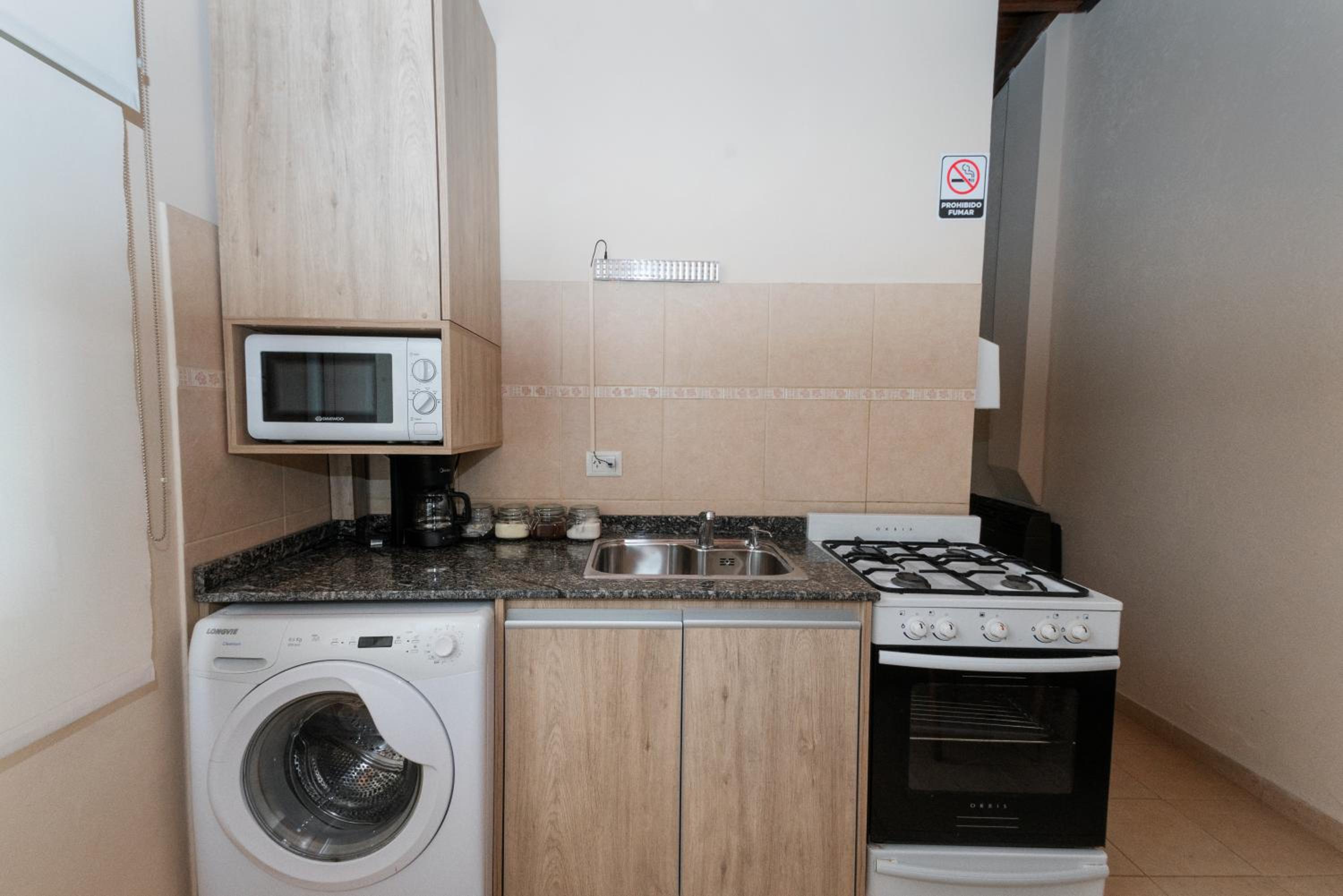 One-Bedroom House photo 2