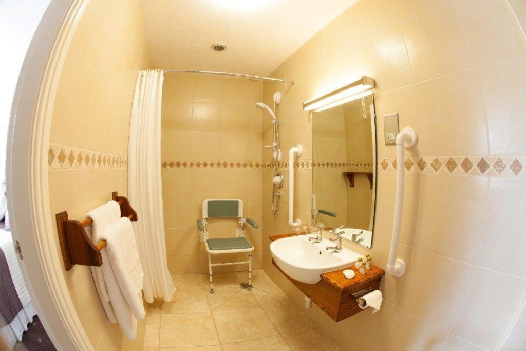 Double Room - Disability Access - Photo 1