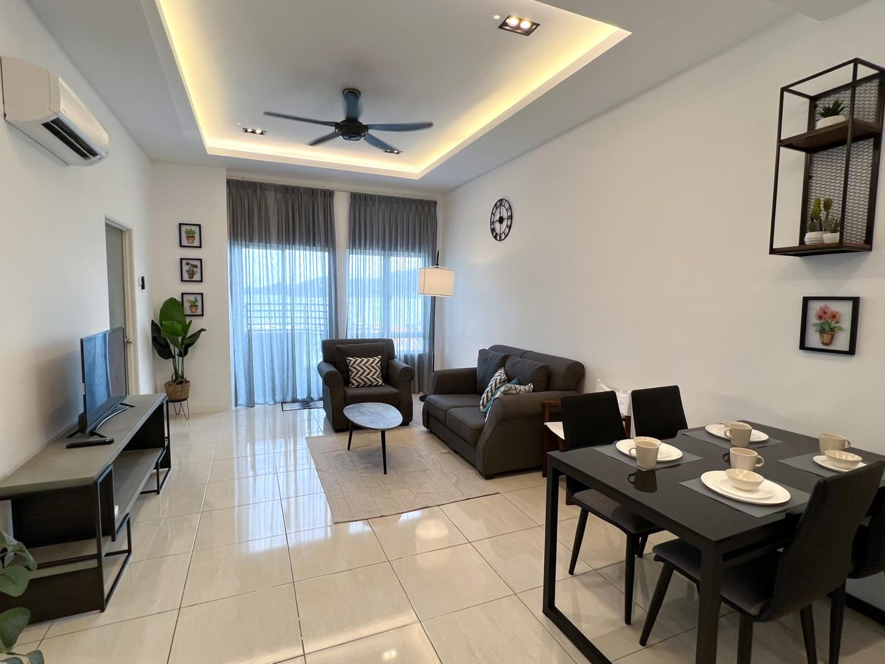 Three-Bedroom Apartment photo 2