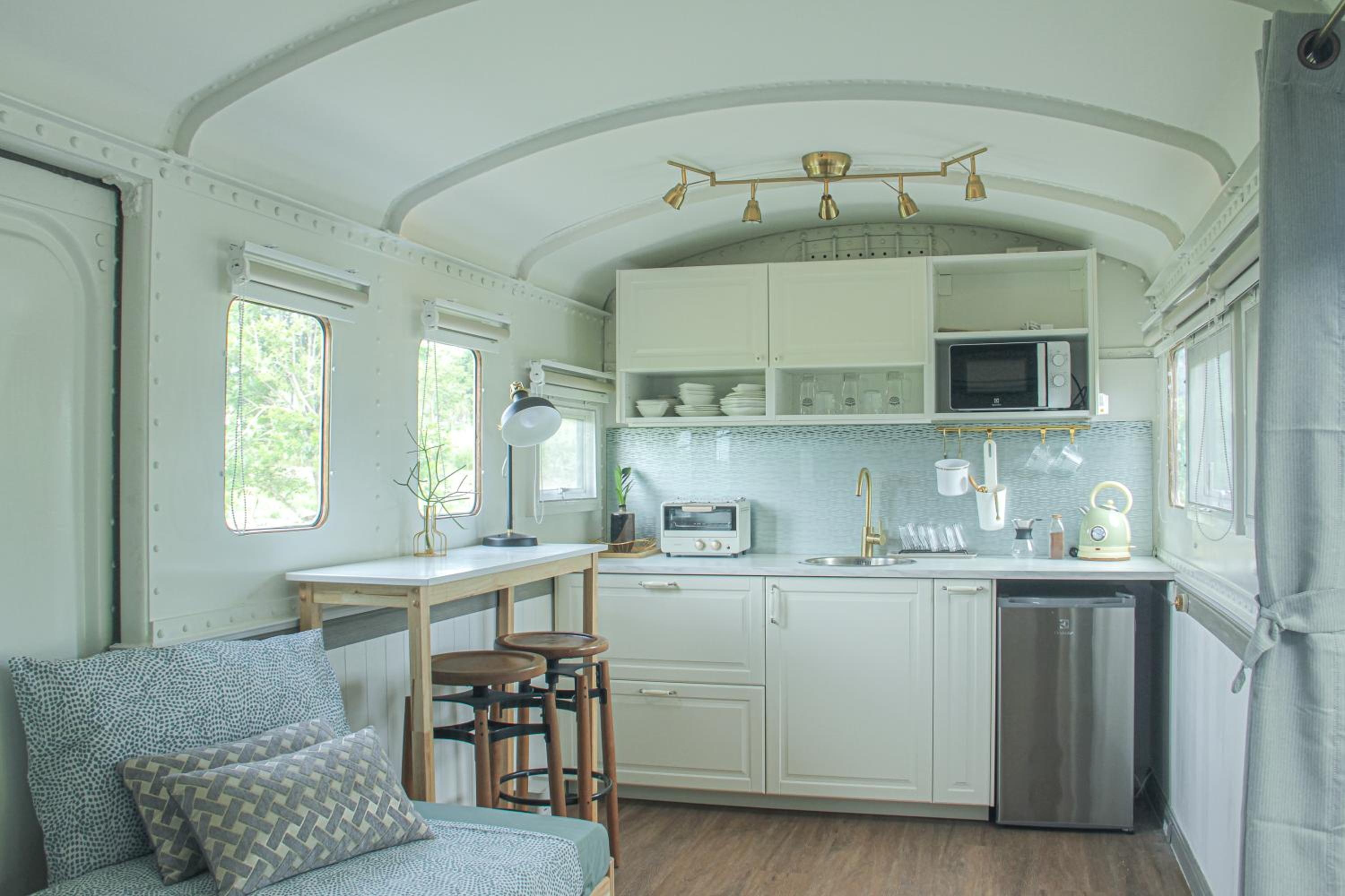 Deluxe King Suite - Photo 36