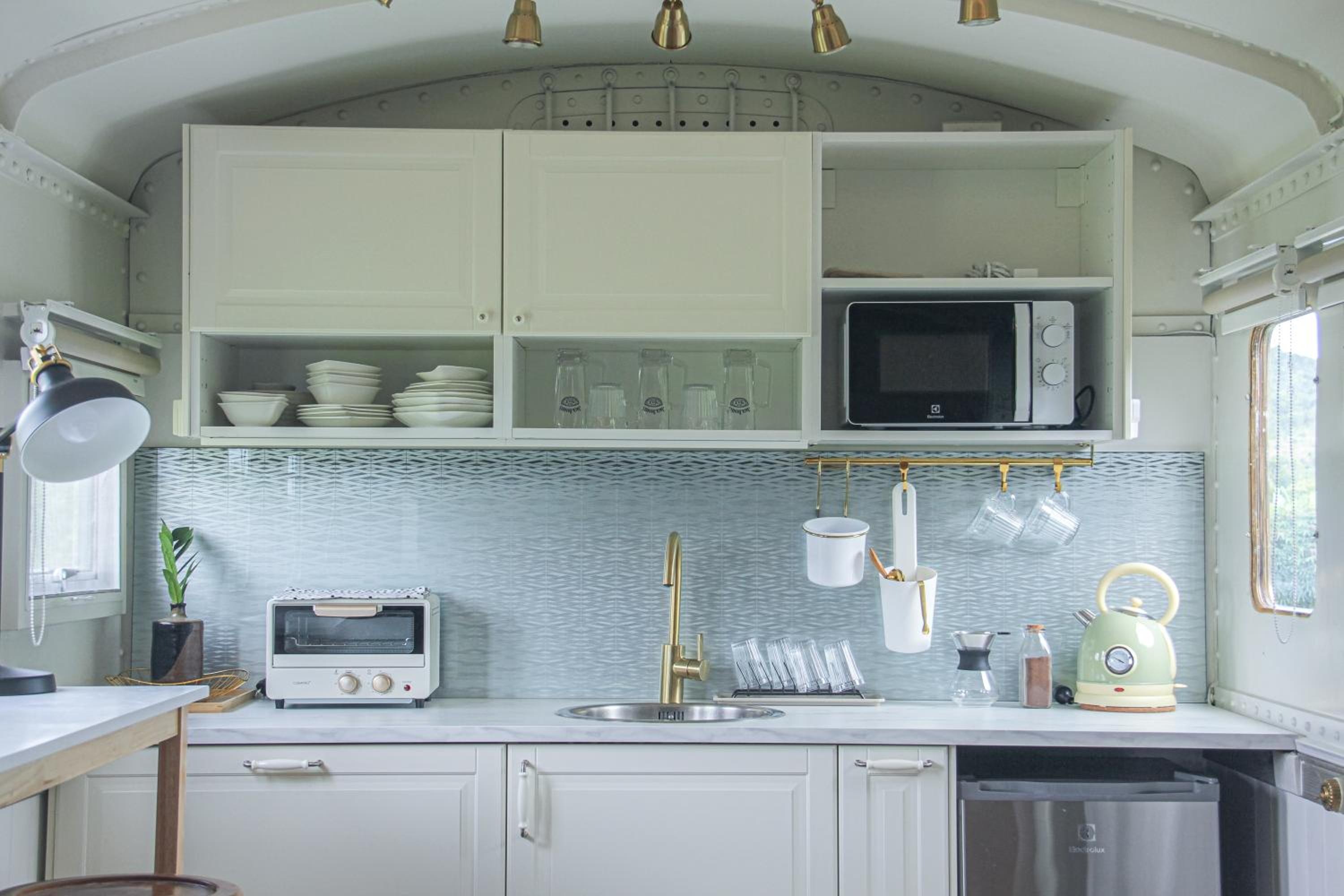 Deluxe King Suite - Photo 37