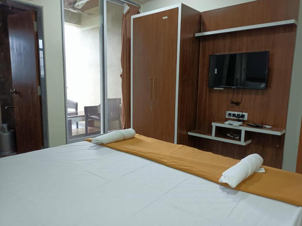 Deluxe Room - Photo 2