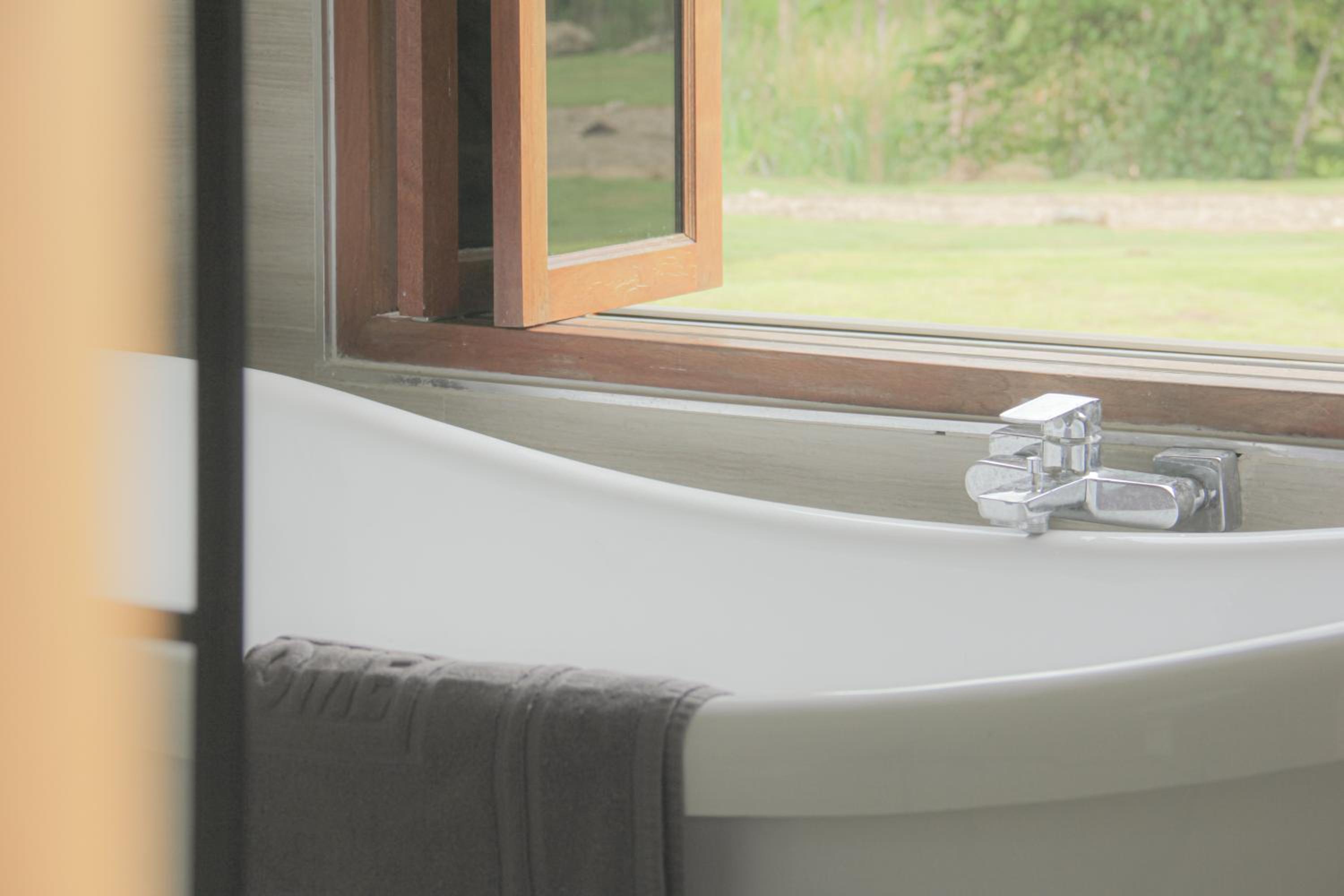 Suite with Mountain View - Photo 18