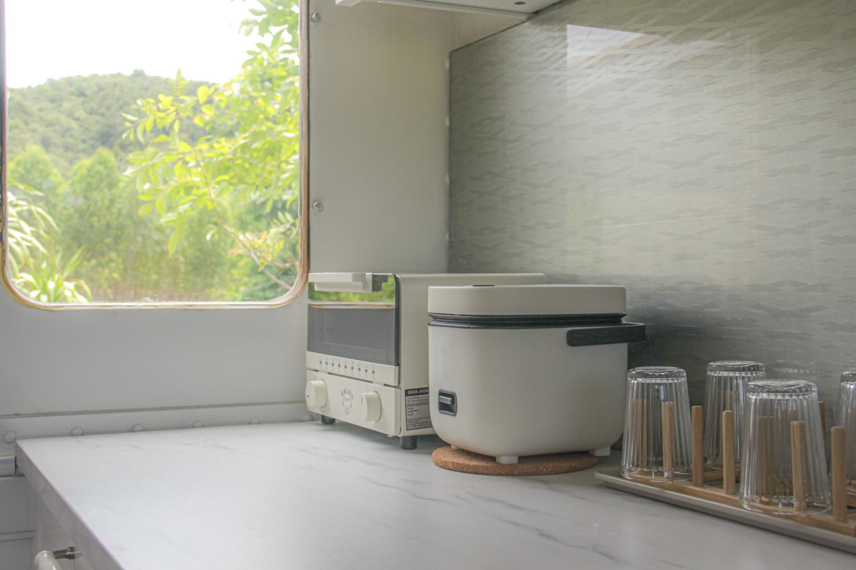 Suite with Mountain View - Photo 13