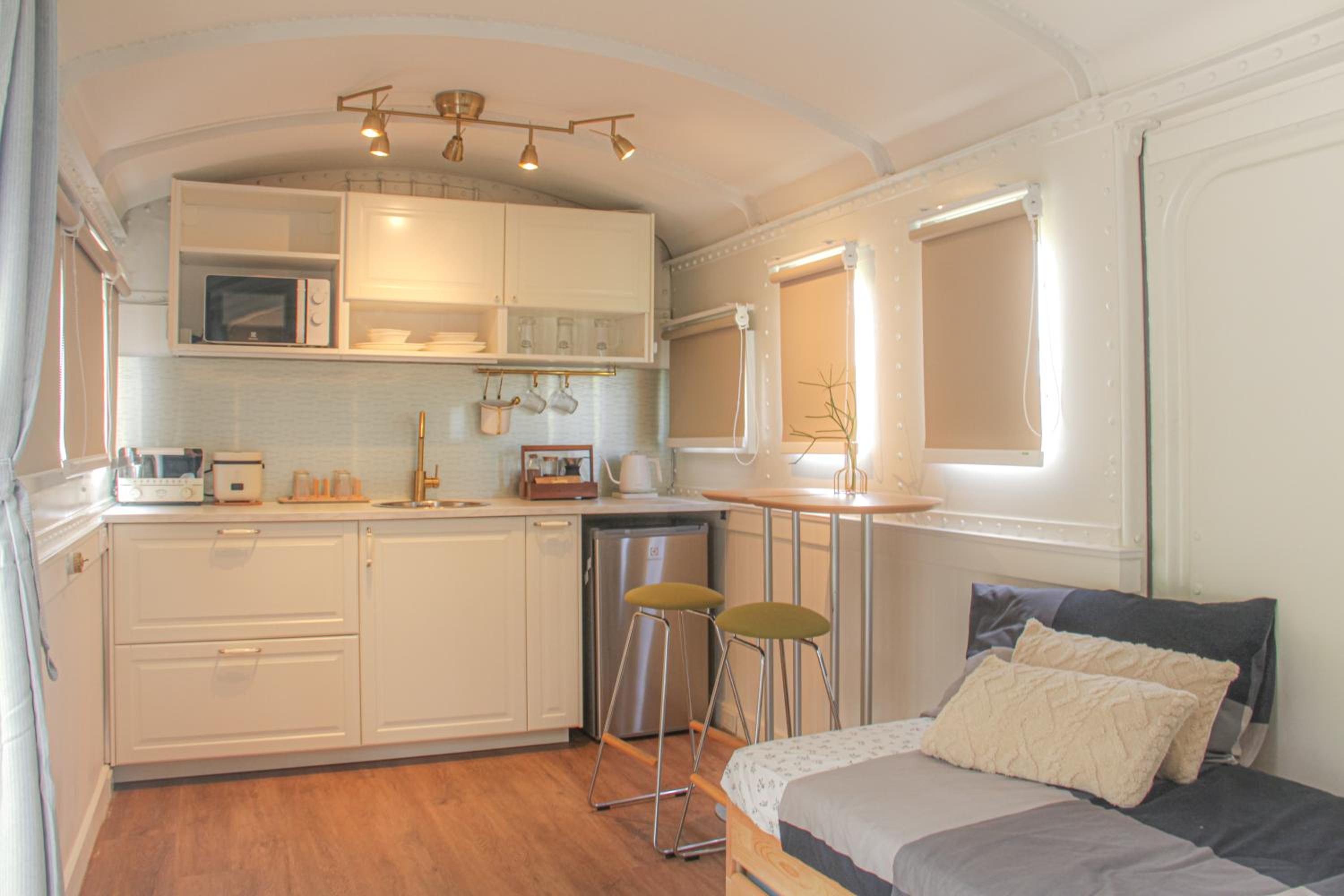 Suite with Mountain View - Photo 10