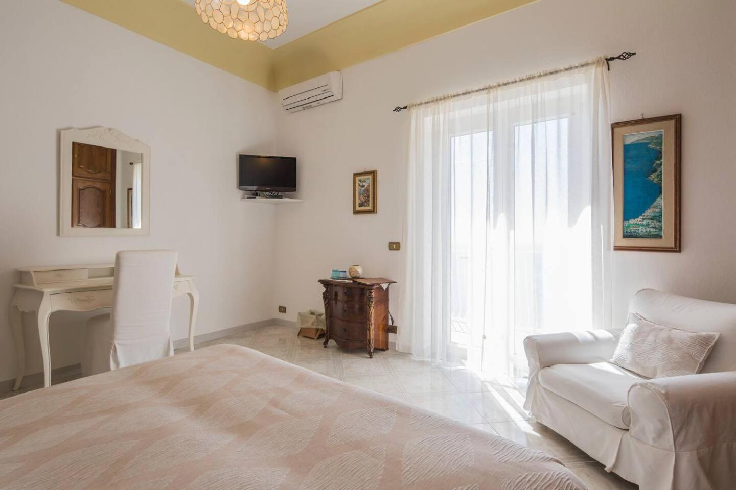 Double Room - Photo 2