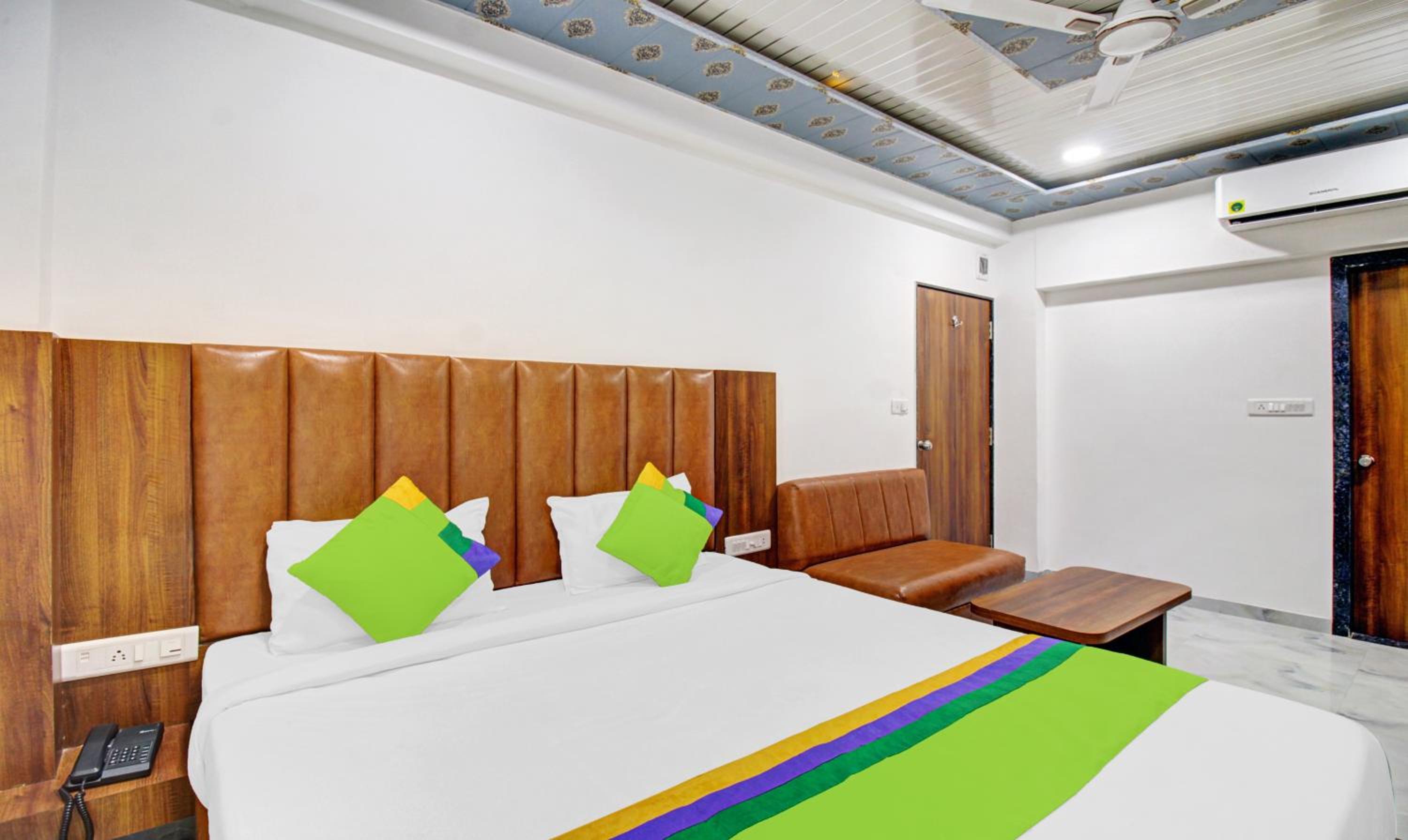 Deluxe Double Room - Photo 8