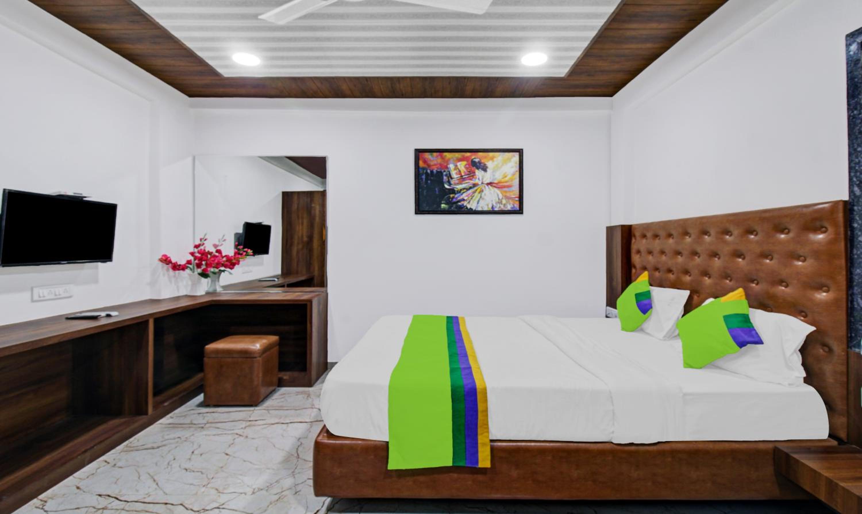 Deluxe Double Room - Photo 11