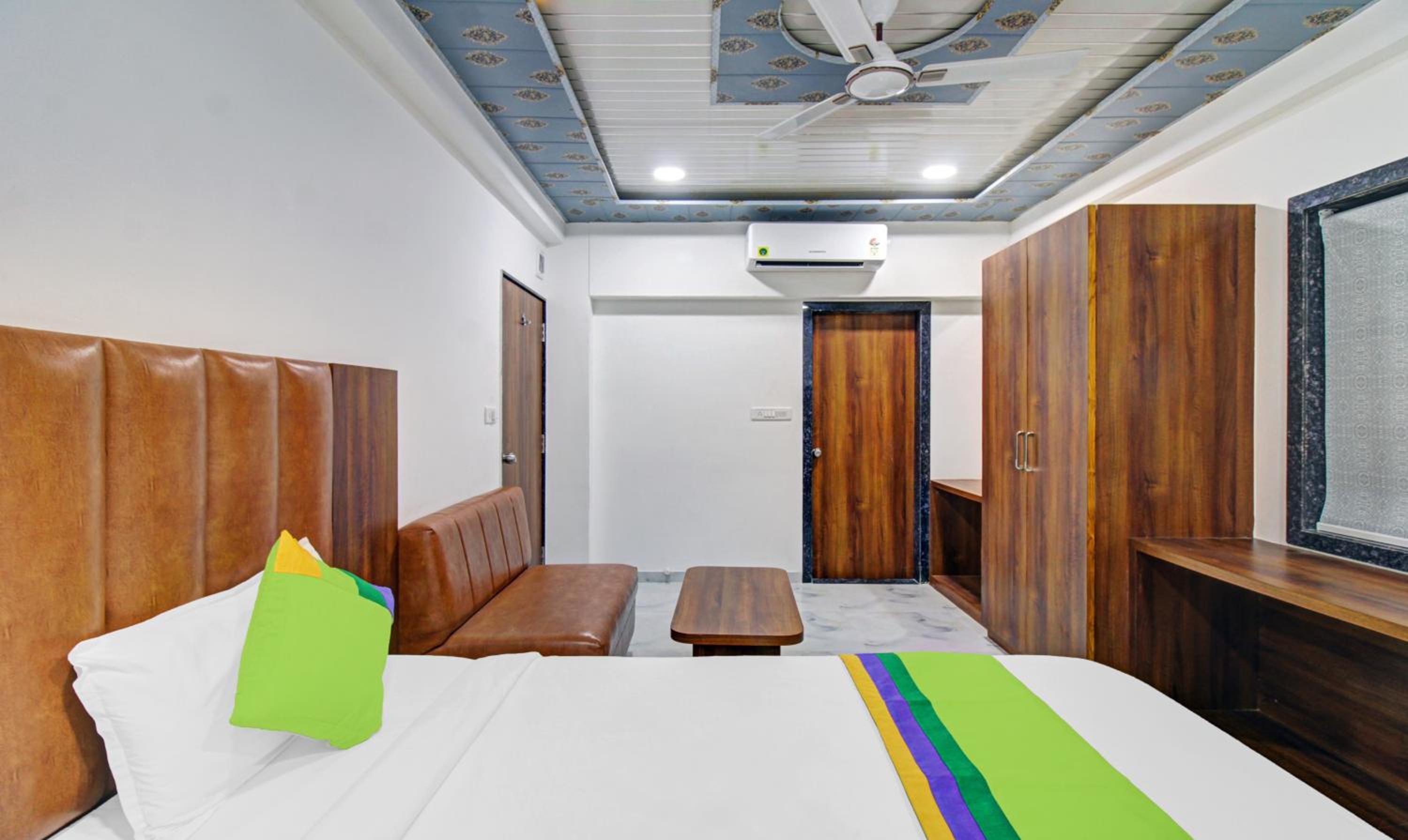 Deluxe Double Room - Photo 12