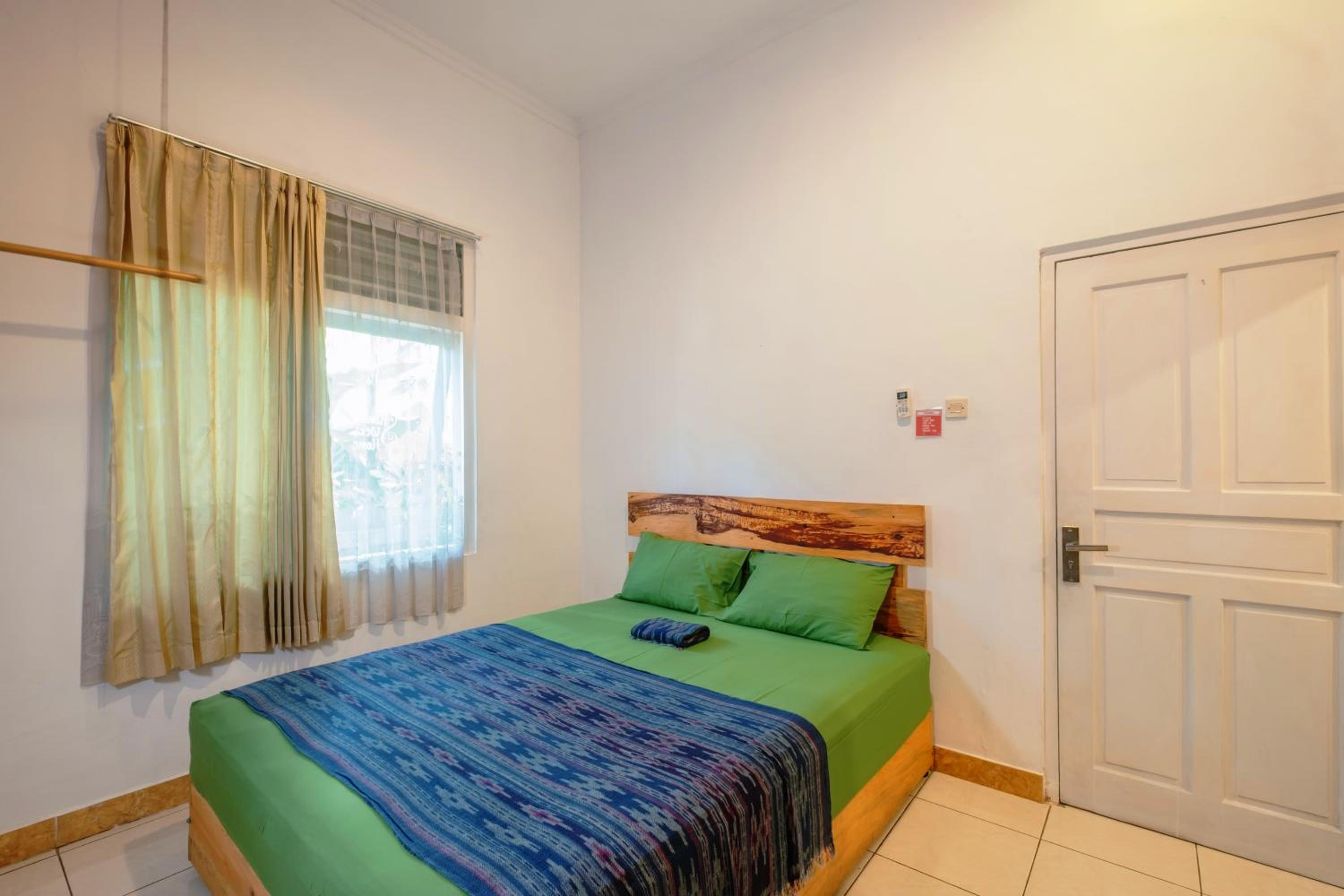 Standard Double Room with Air Conditioner photo 1