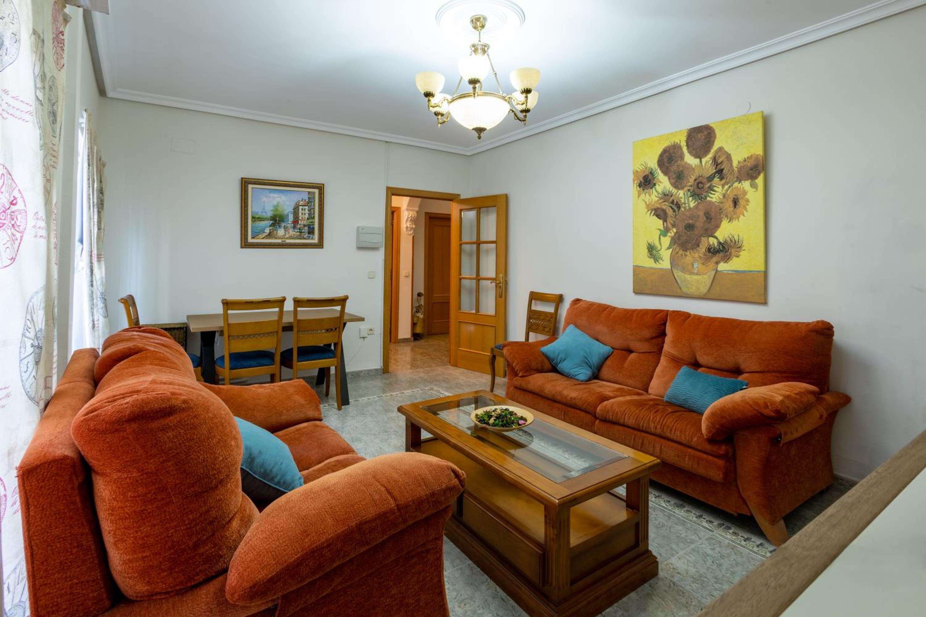 Casa de cuatro habitaciones