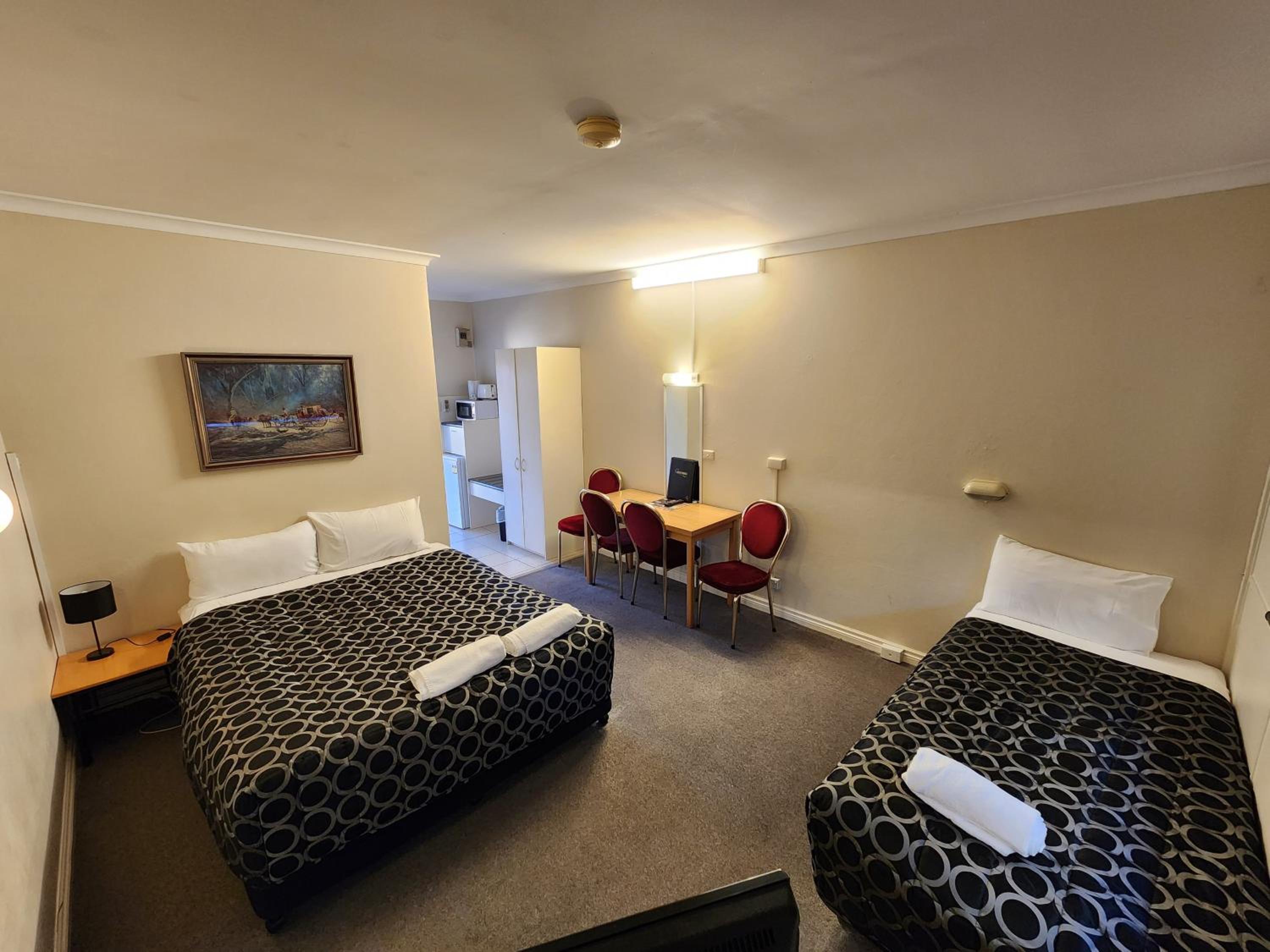 Deluxe Family Room photo 1