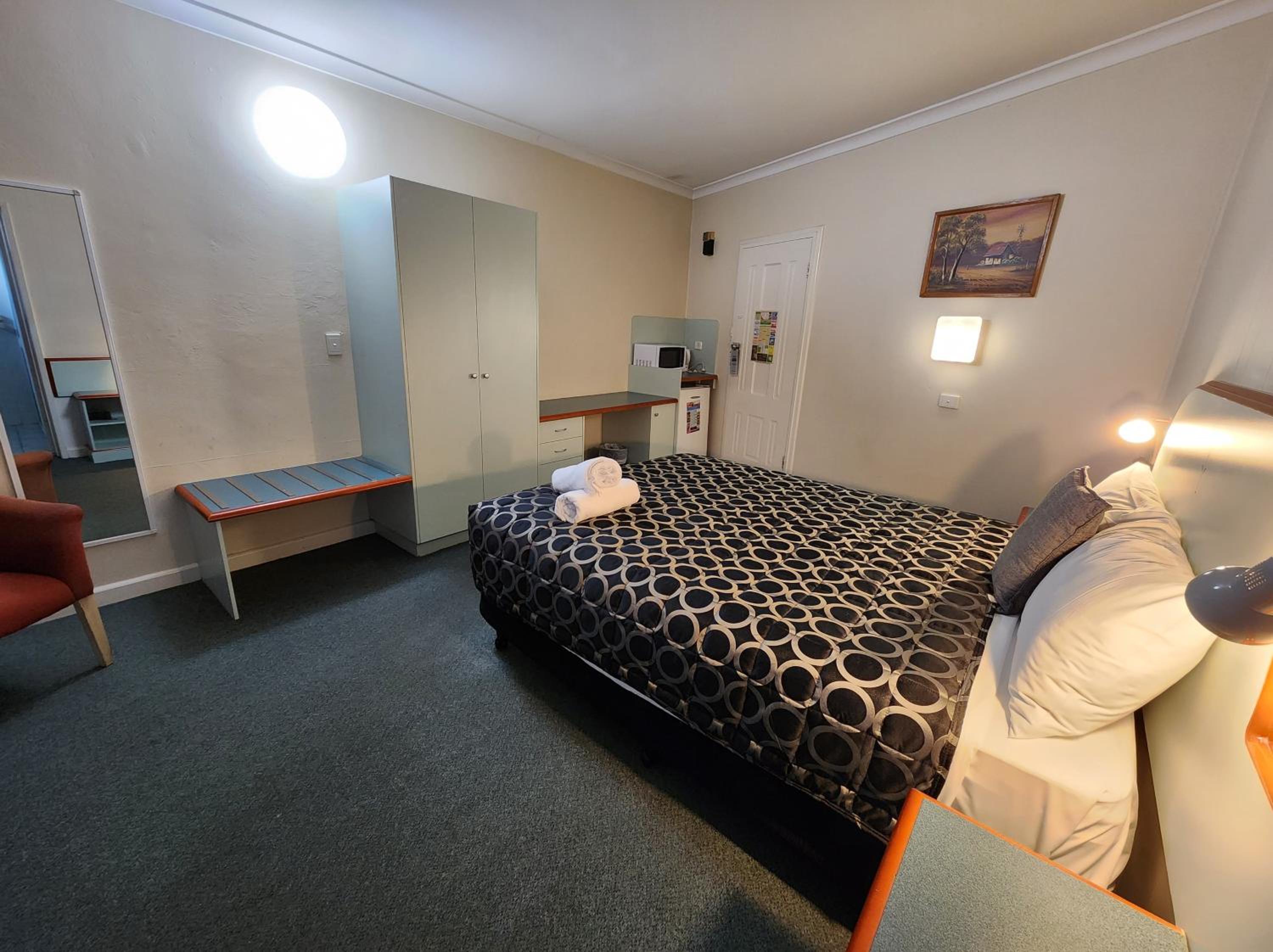 Deluxe Queen Room photo 2