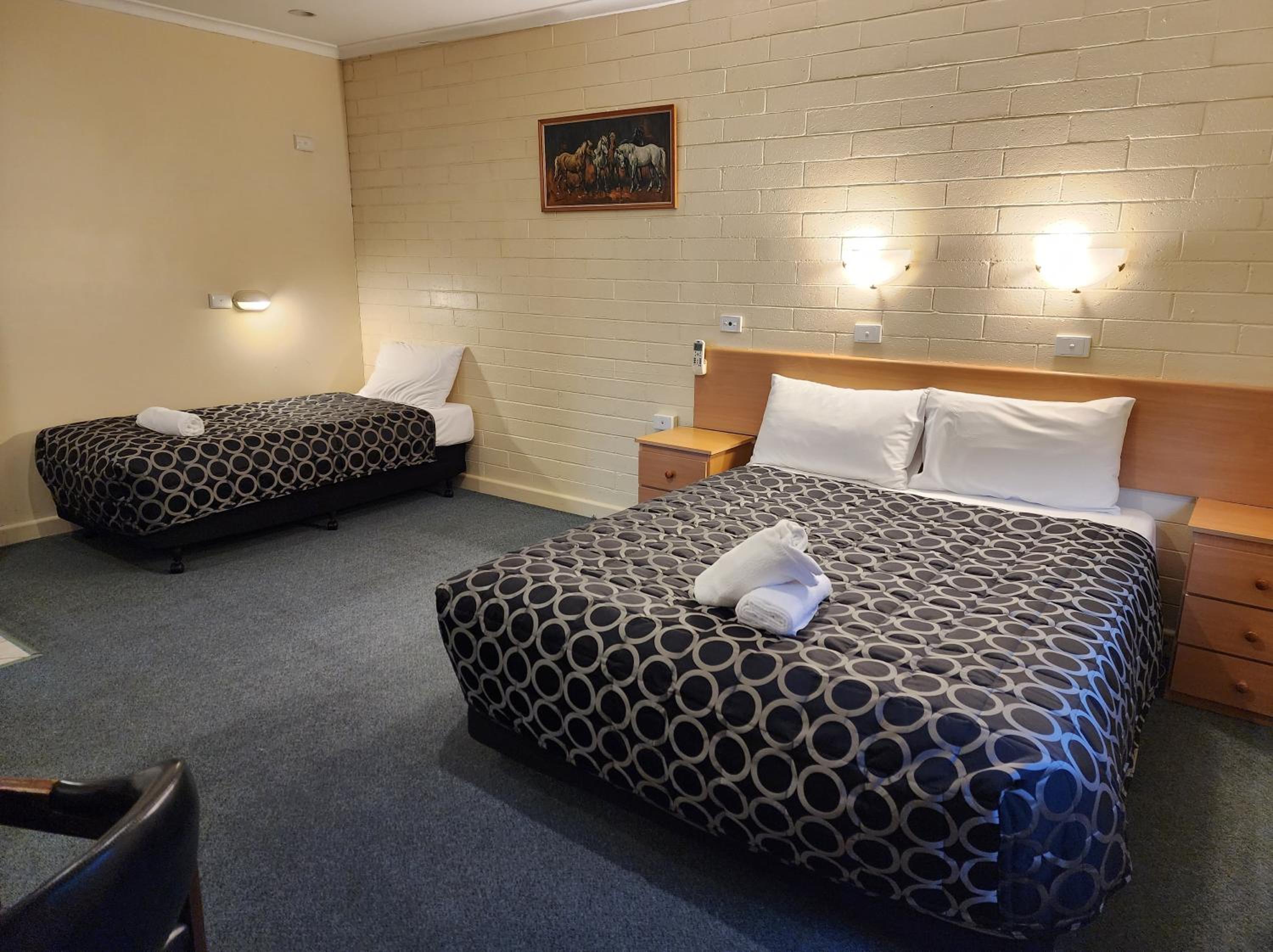 Twin Room - Disability Access photo 1