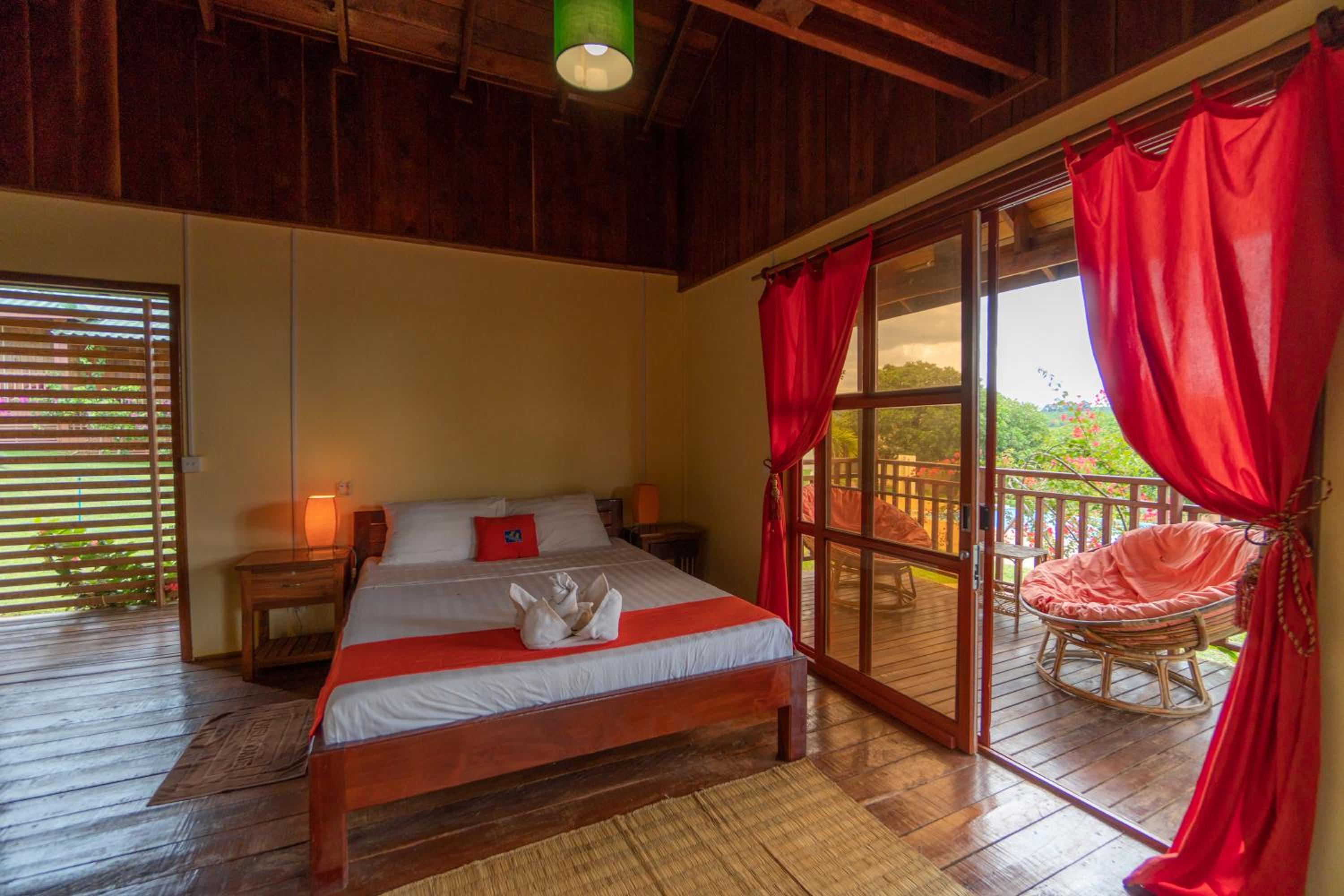 King Room with Pool View photo 2