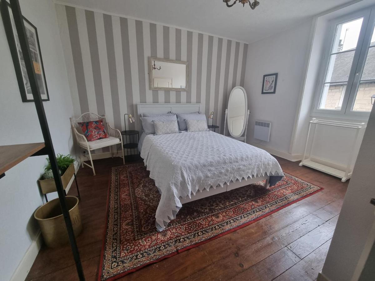 Large Double Room - Photo 1