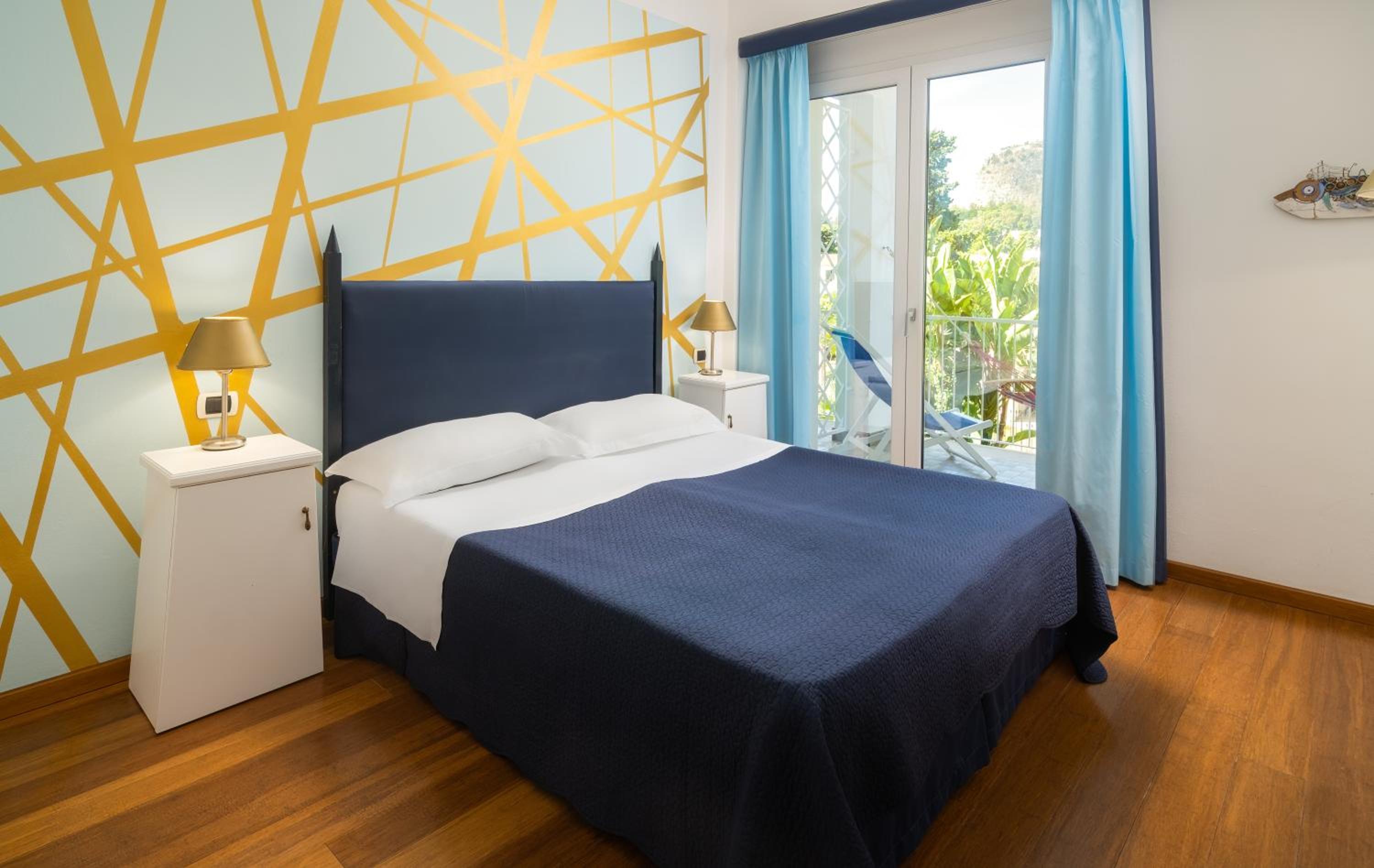 Double or Twin Room - Photo 9
