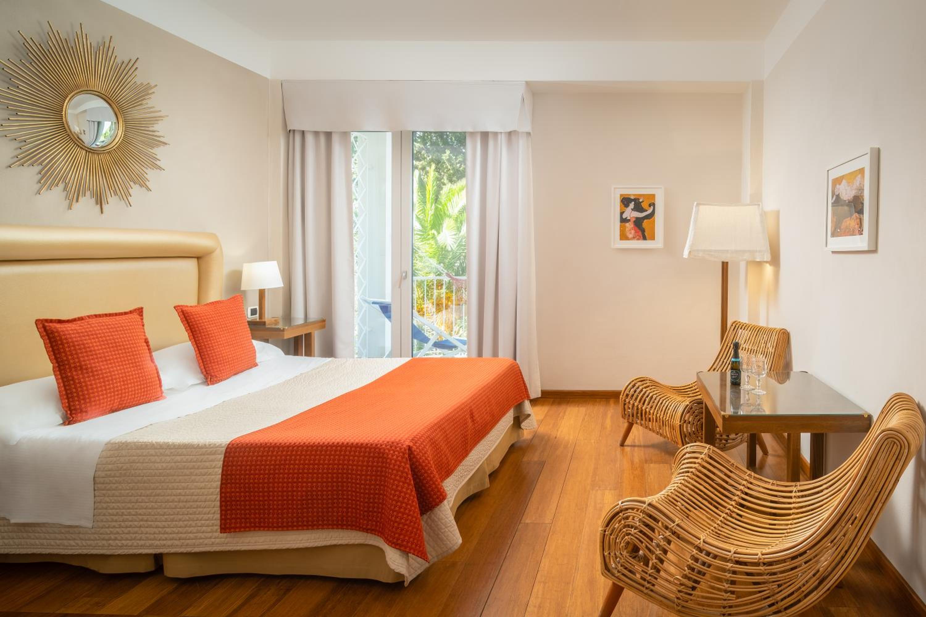 Double or Twin Room - Photo 8