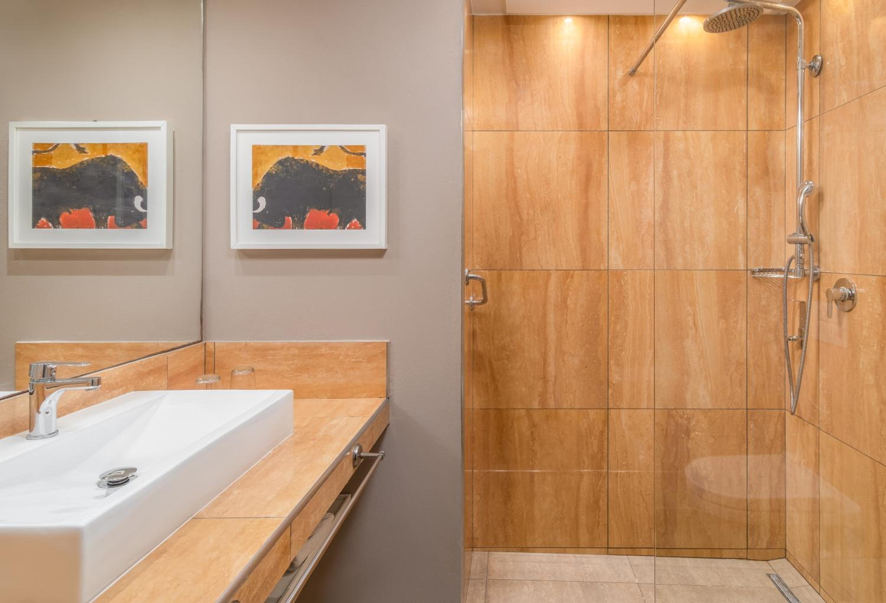 Double or Twin Room - Photo 6