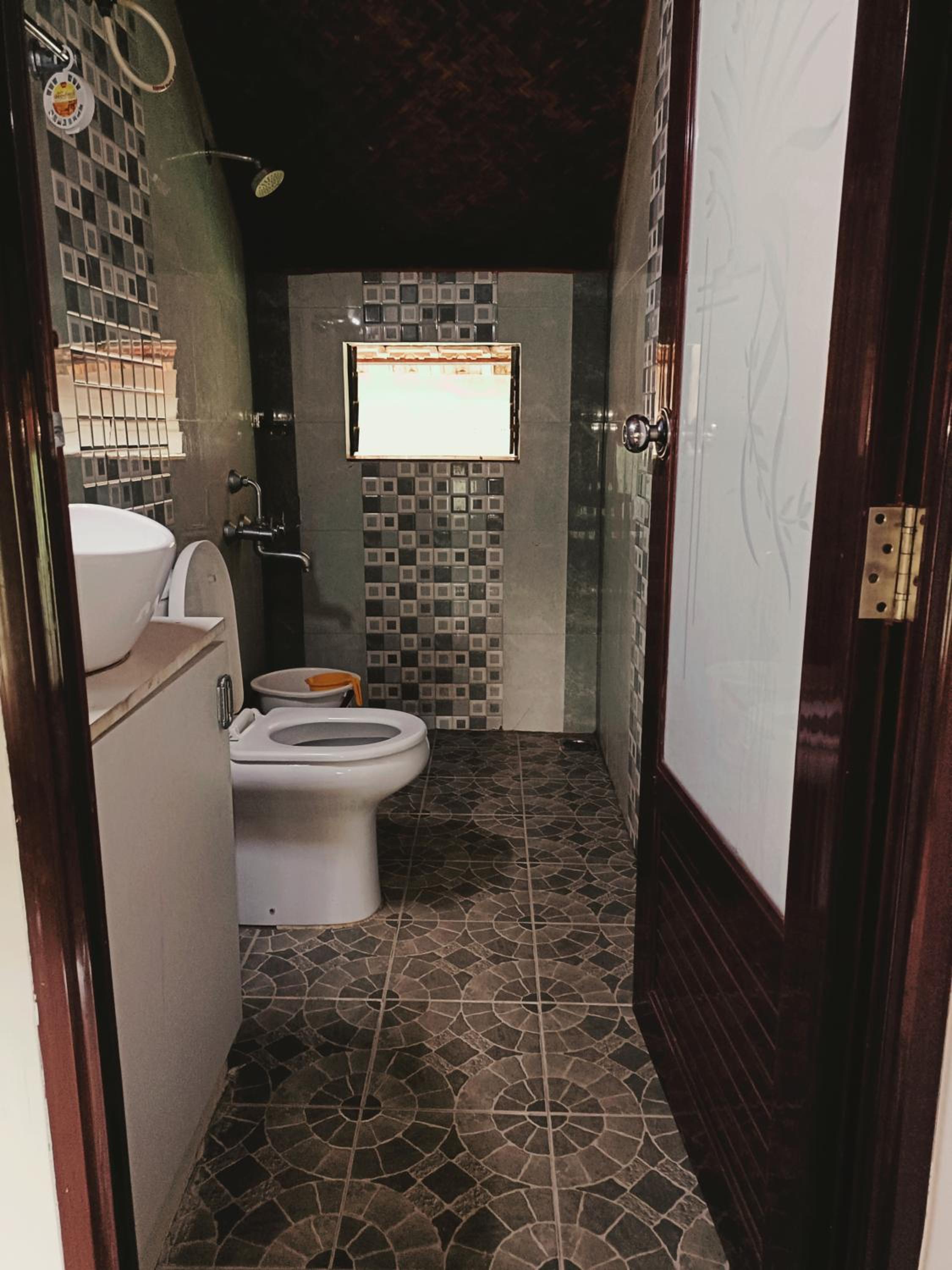 Double or Twin Room with Shared Bathroom photo 2